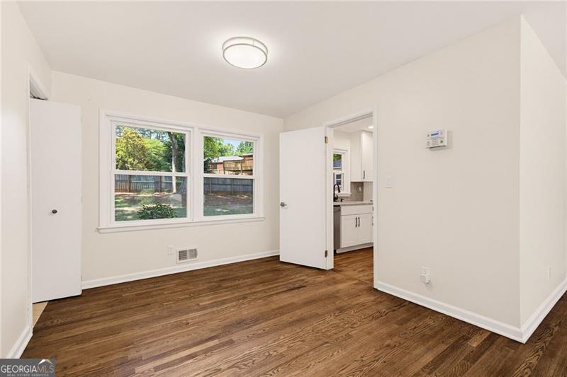 1089 Chatsworth Drive Property Photo 8