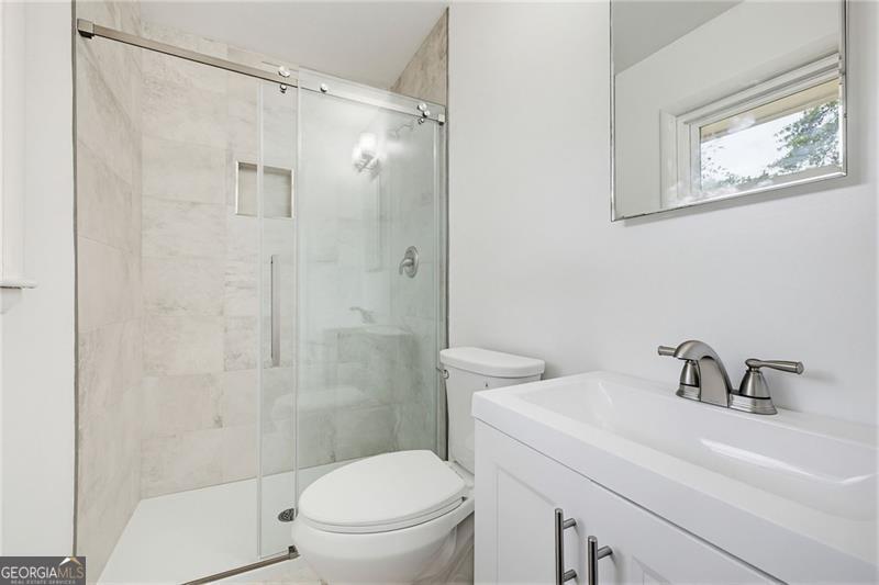 1089 Chatsworth Drive Property Photo 19