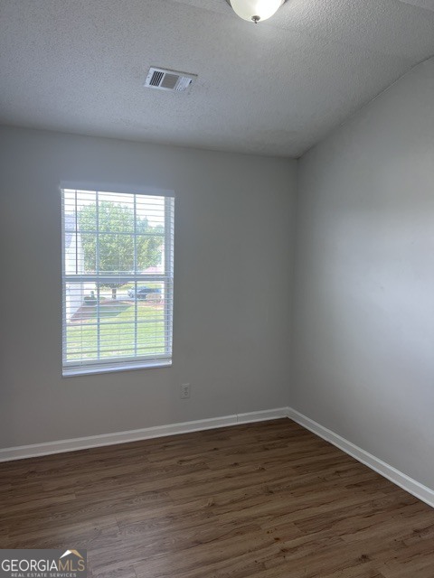 2770 Parkway Cove Property Photo 2