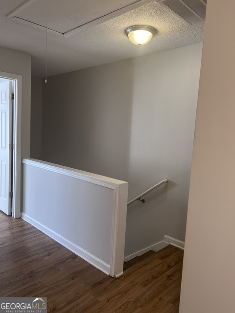 2770 Parkway Cove Property Photo 3