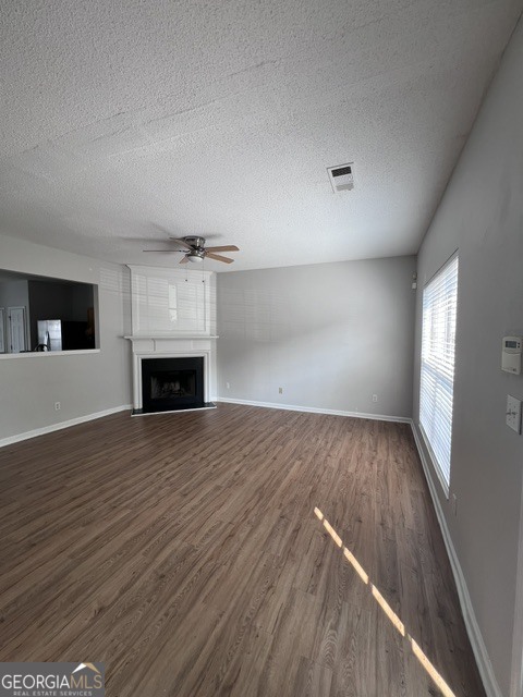 2770 Parkway Cove Property Photo 7