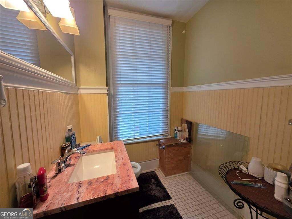 1565 Lawton Avenue Property Photo 8