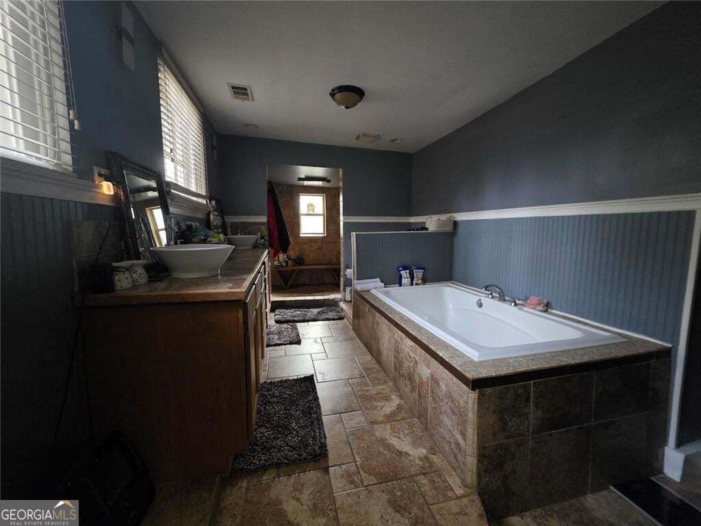 1565 Lawton Avenue Property Photo 11