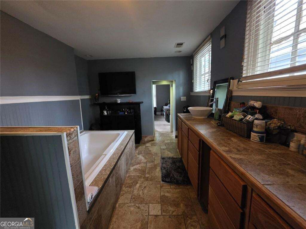 1565 Lawton Avenue Property Photo 13