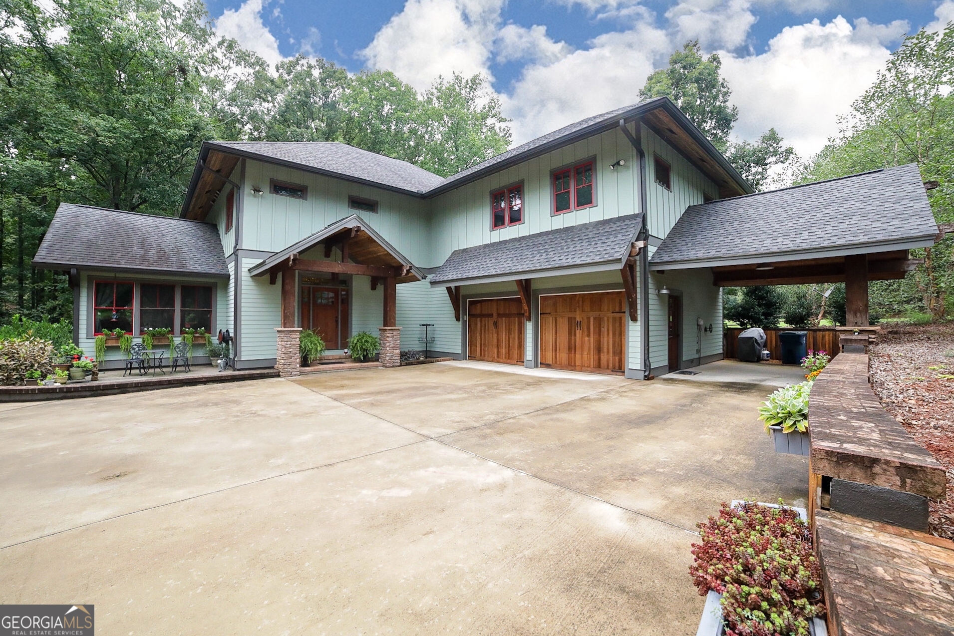 1010 Briar Lakes Court Property Photo 1
