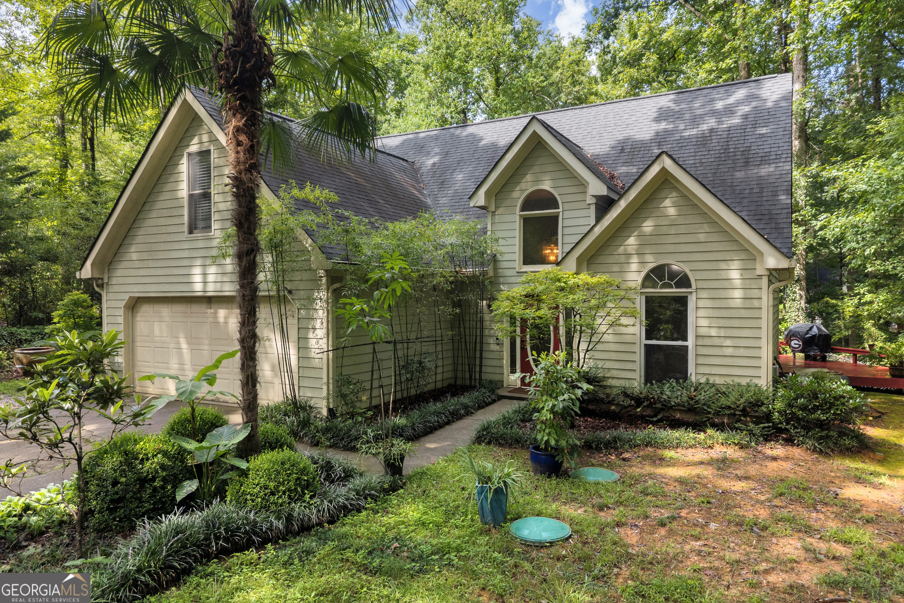 1060 Sharon Place Property Photo 1