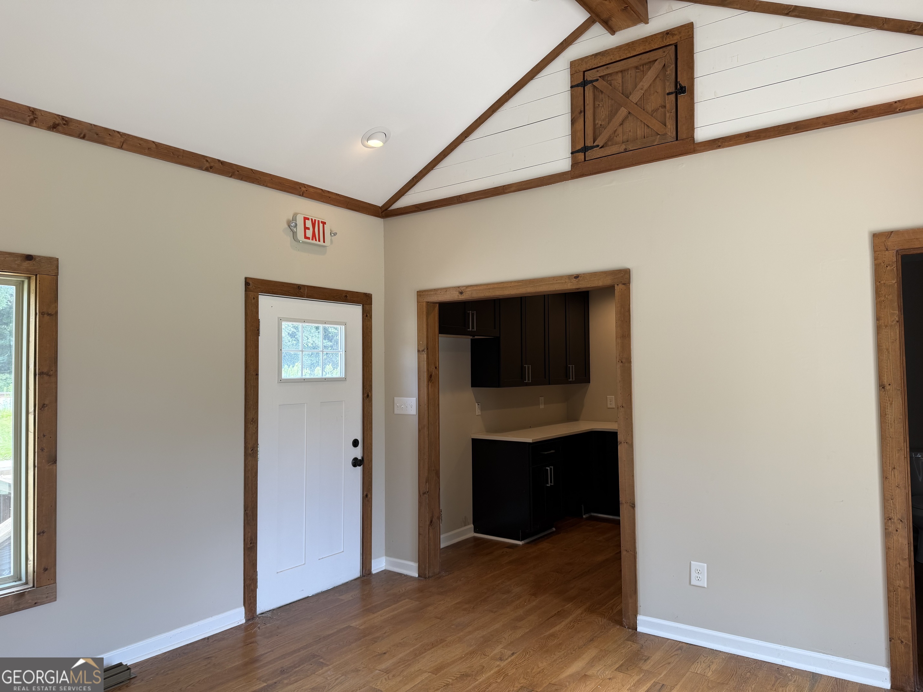 506 Main Street Property Photo 10