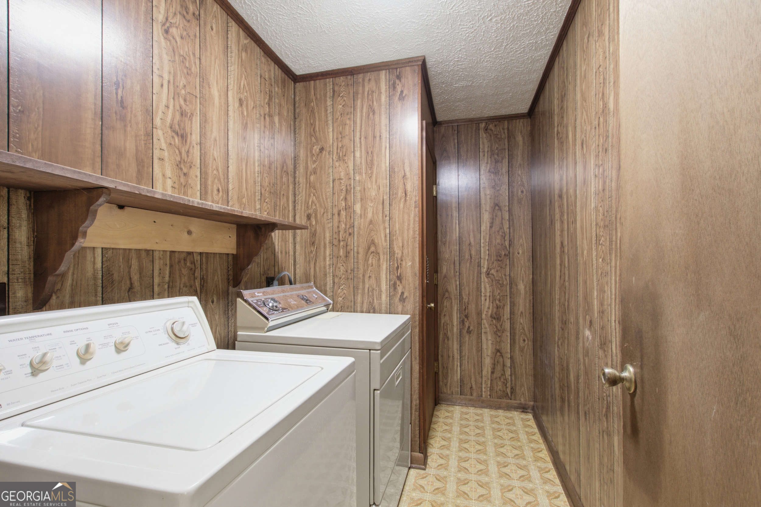 3863 Highway 105 Property Photo 10