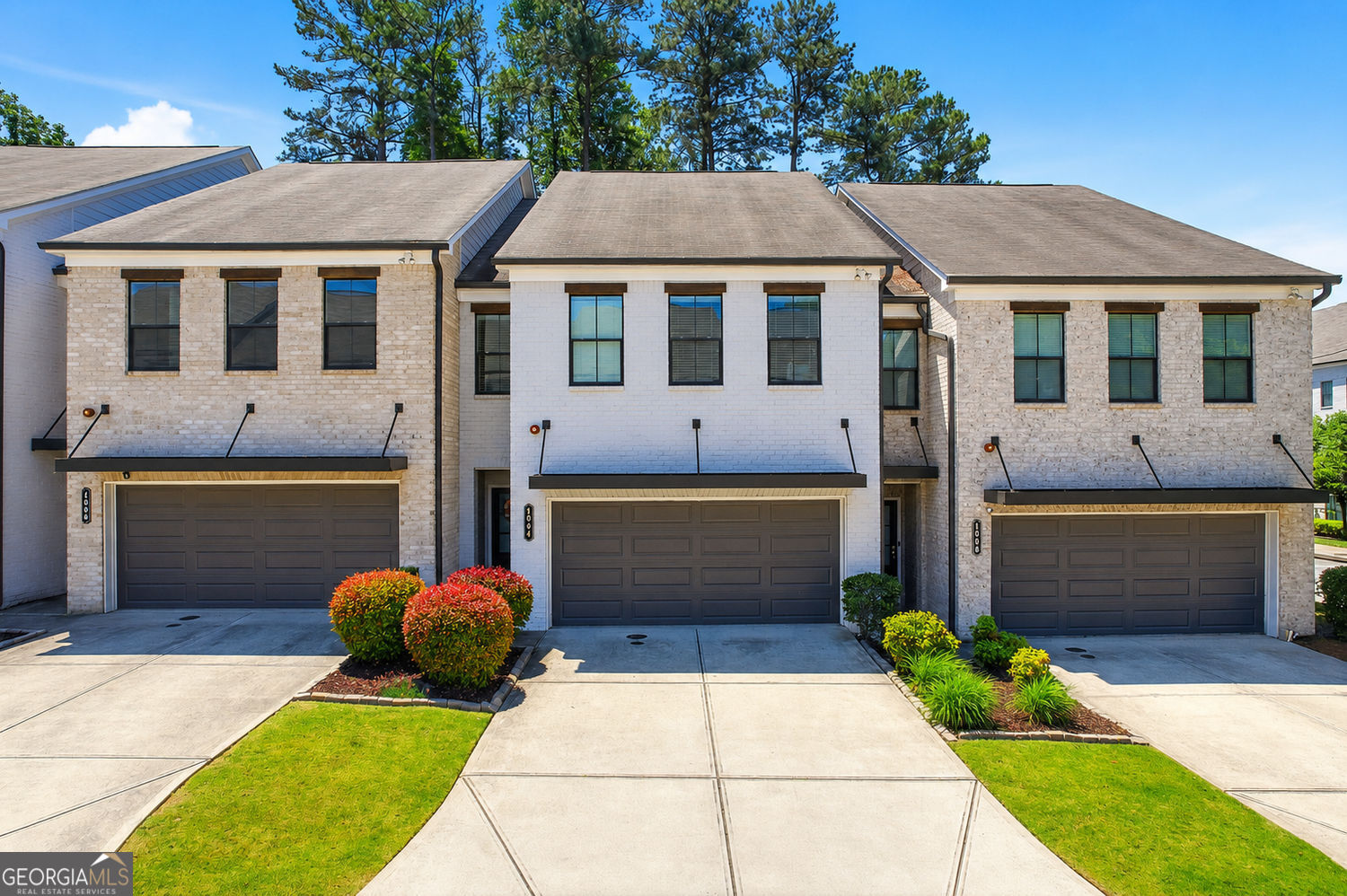 1004 Rohner Way Property Photo 1