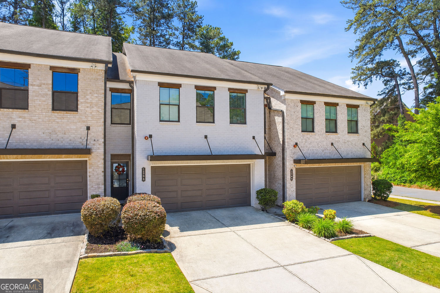 1004 Rohner Way Property Photo 2