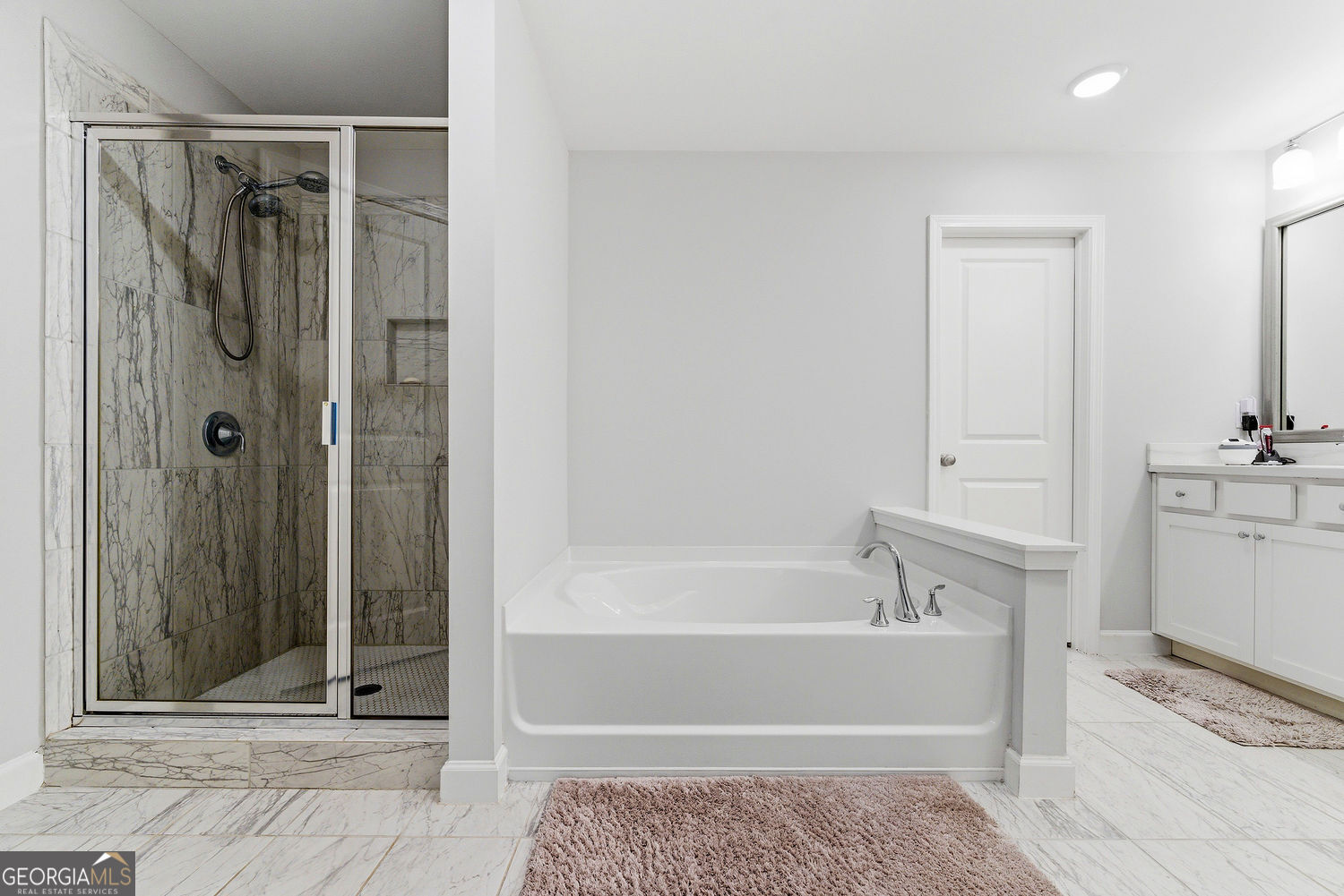 1004 Rohner Way Property Photo 16