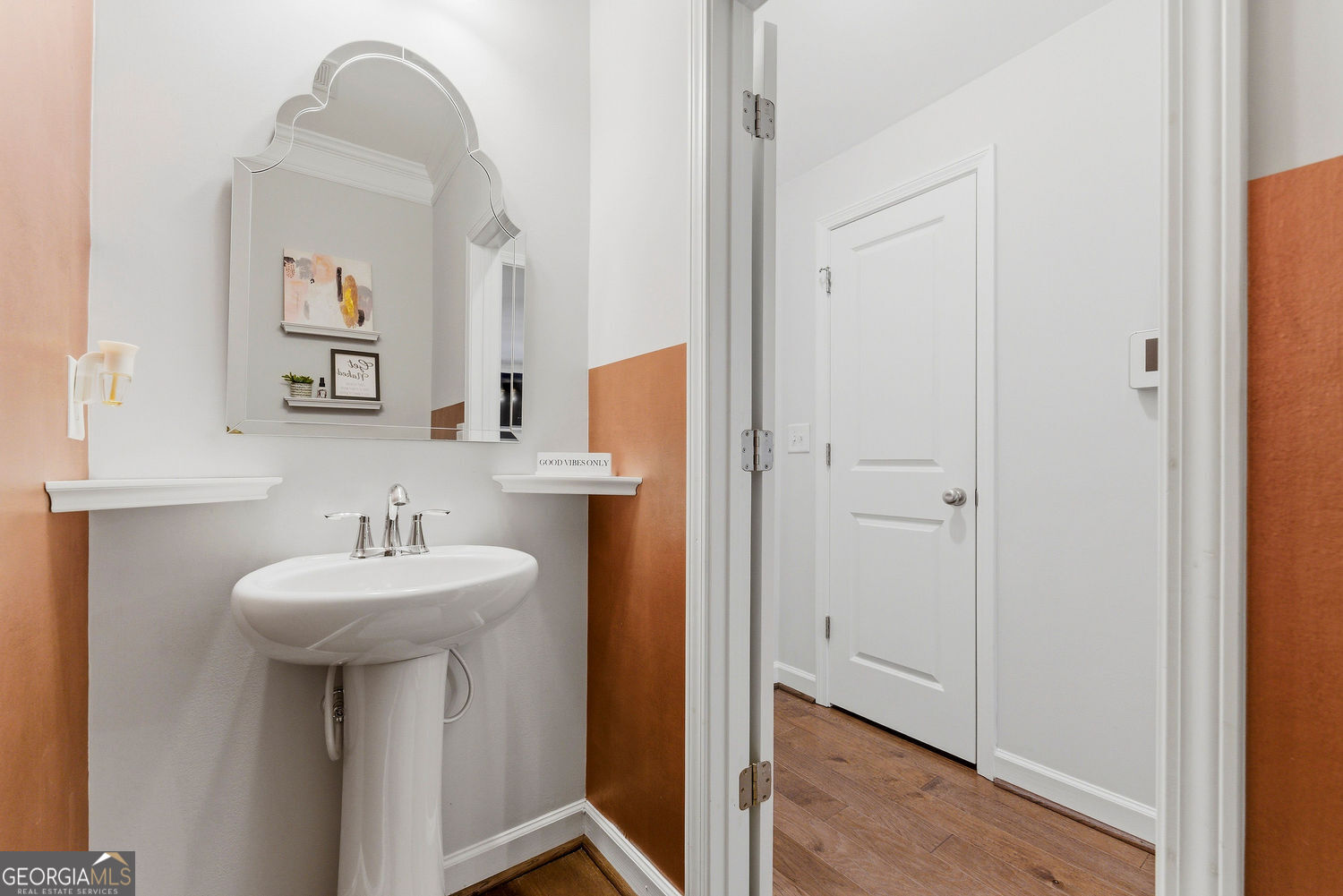 1004 Rohner Way Property Photo 23