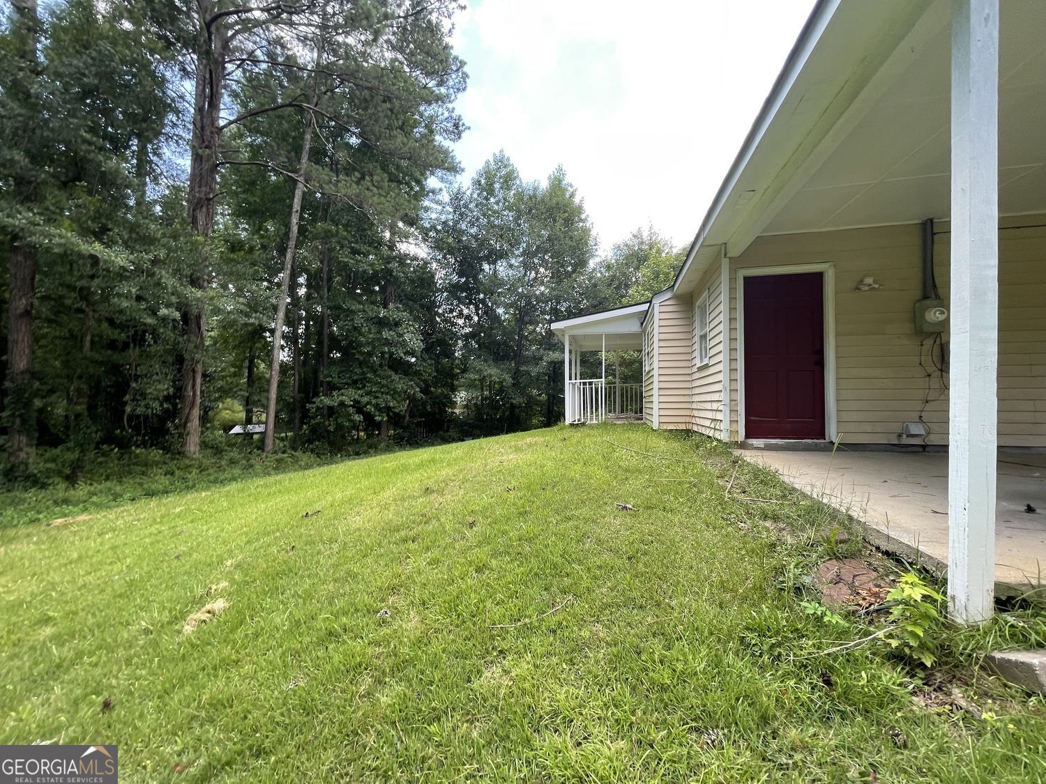 200 Glover Circle Property Photo 4