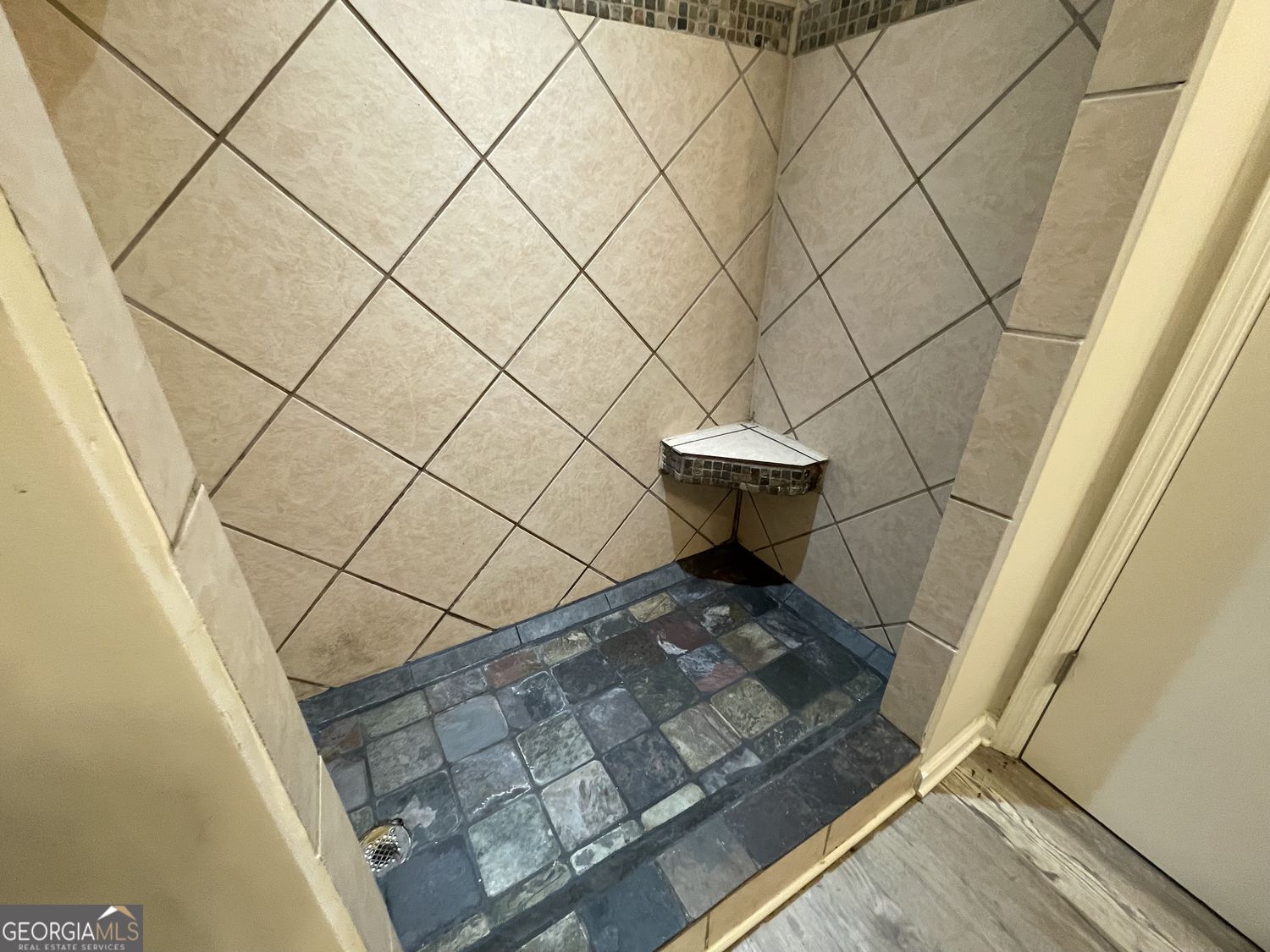 200 Glover Circle Property Photo 16