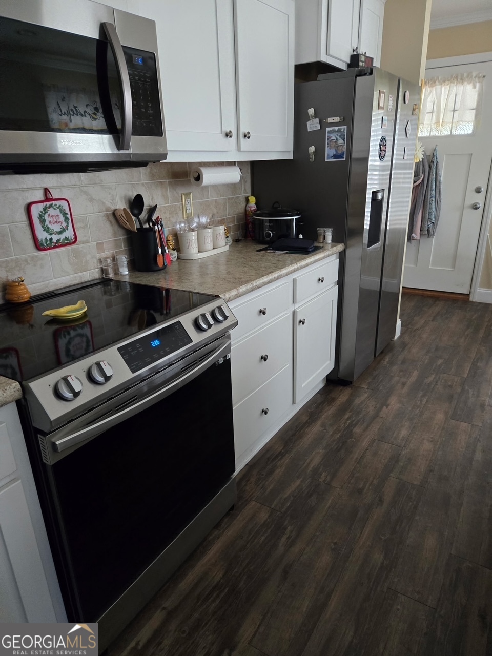 50 Meadow View Street Property Photo 9