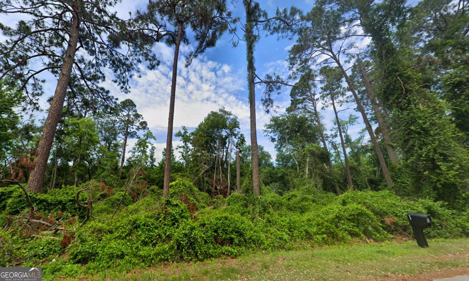 1002 Harmon Road Property Photo 12