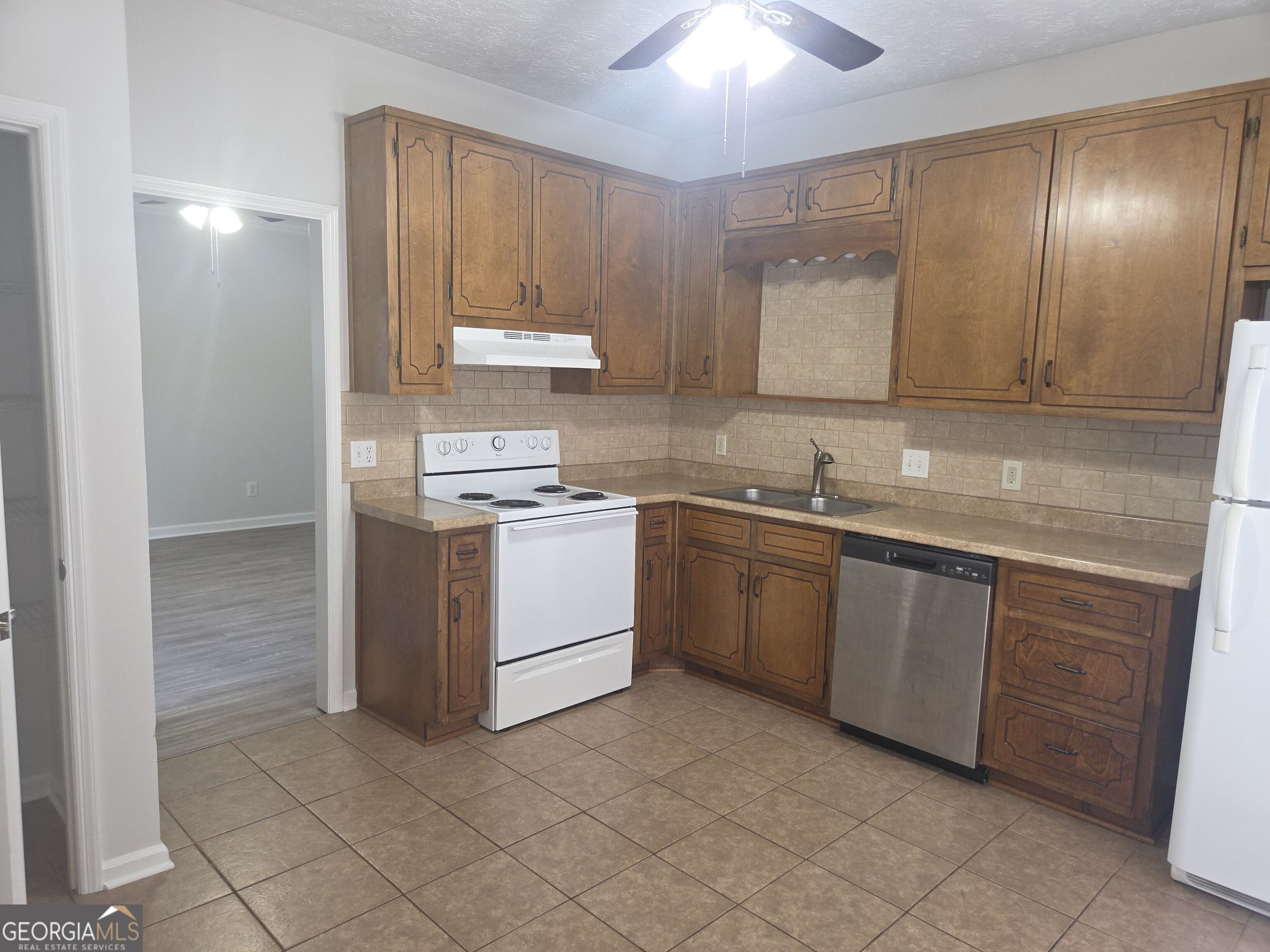 891 Park Place Ne Property Photo 3