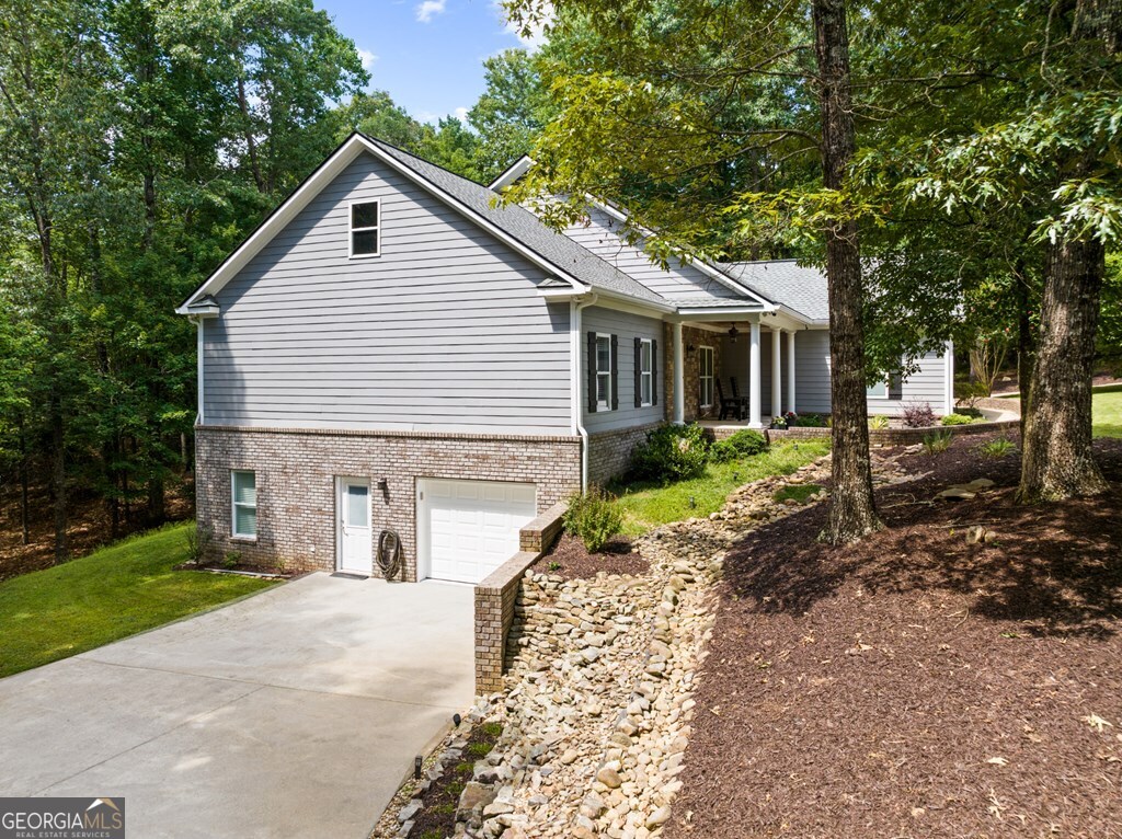45 Hemlock Court Property Photo 4