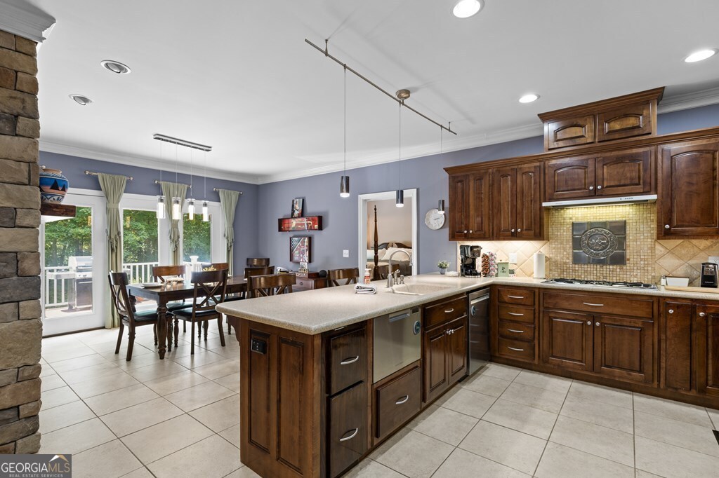 45 Hemlock Court Property Photo 18