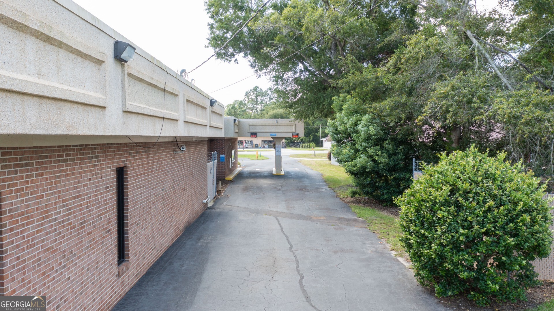2000 Osborne Road Property Photo 7
