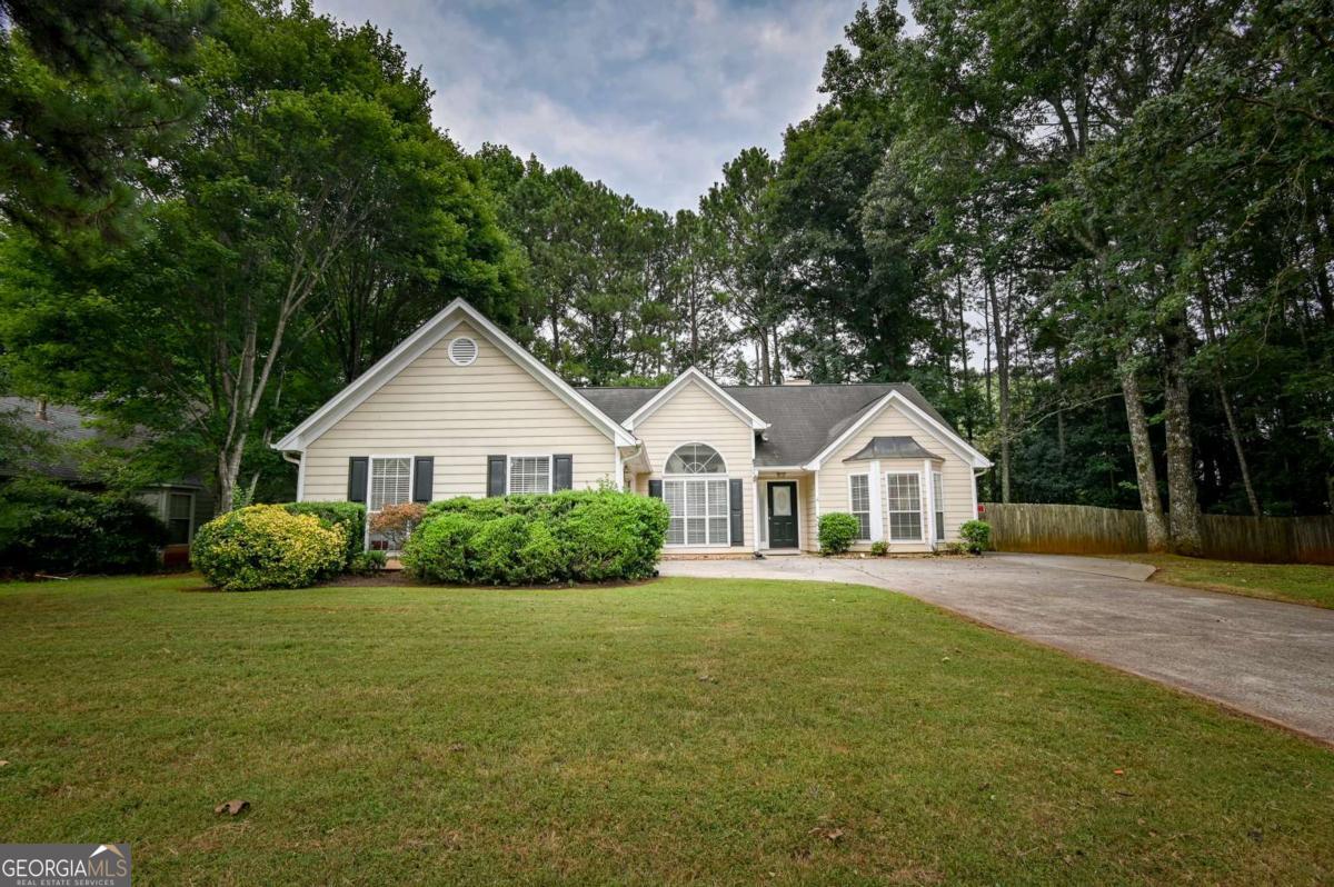 680 Trellis Pond Court Property Photo 1
