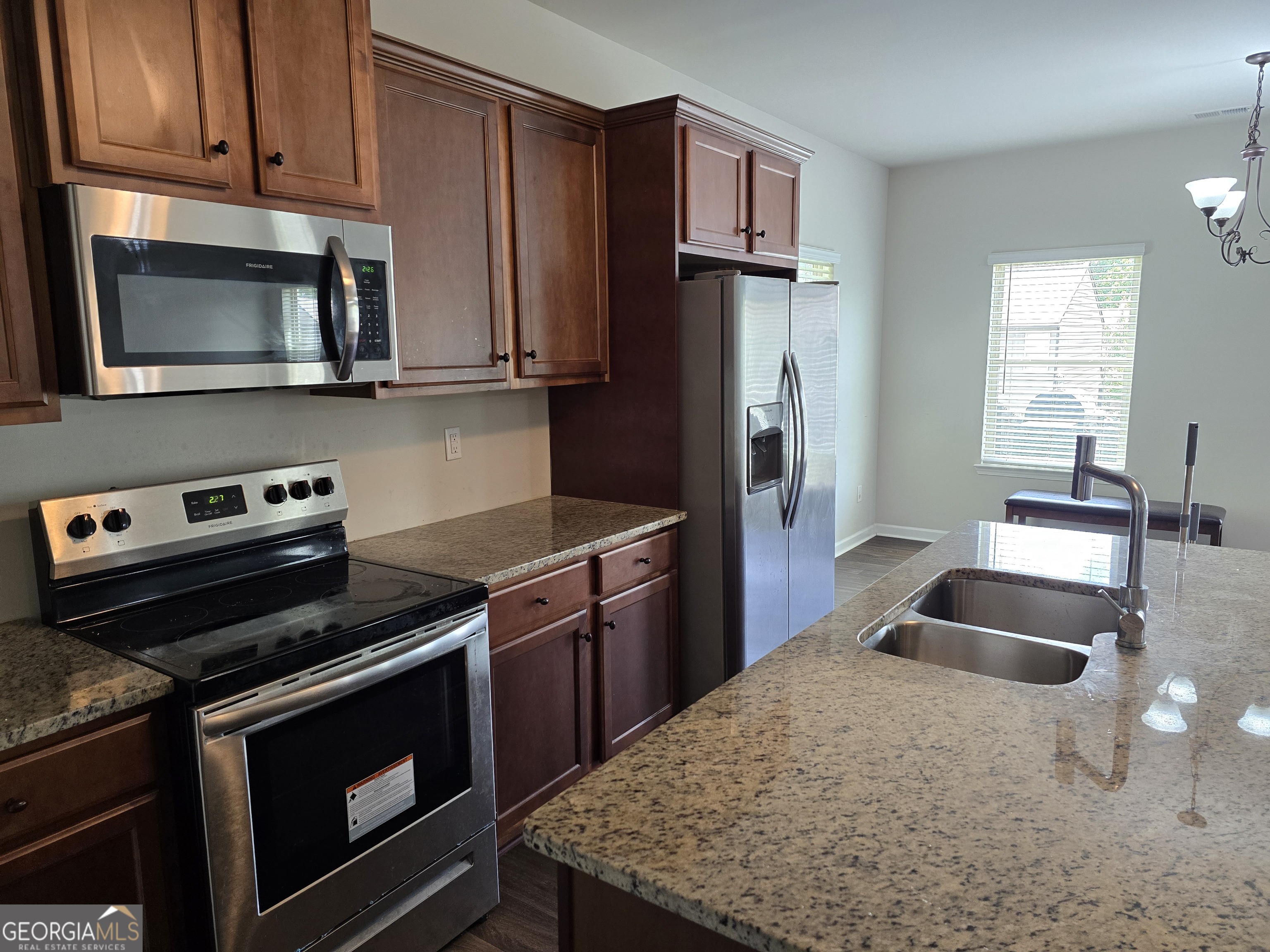 758 Galveston Way Property Photo 3