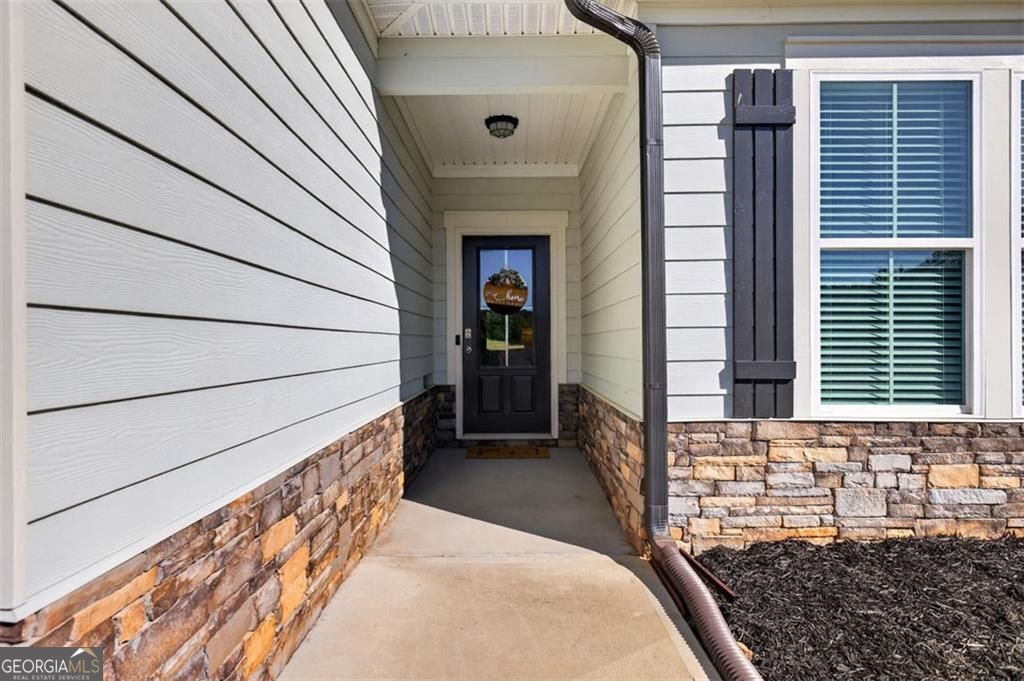 1537 Ridgewood Court Property Photo 3
