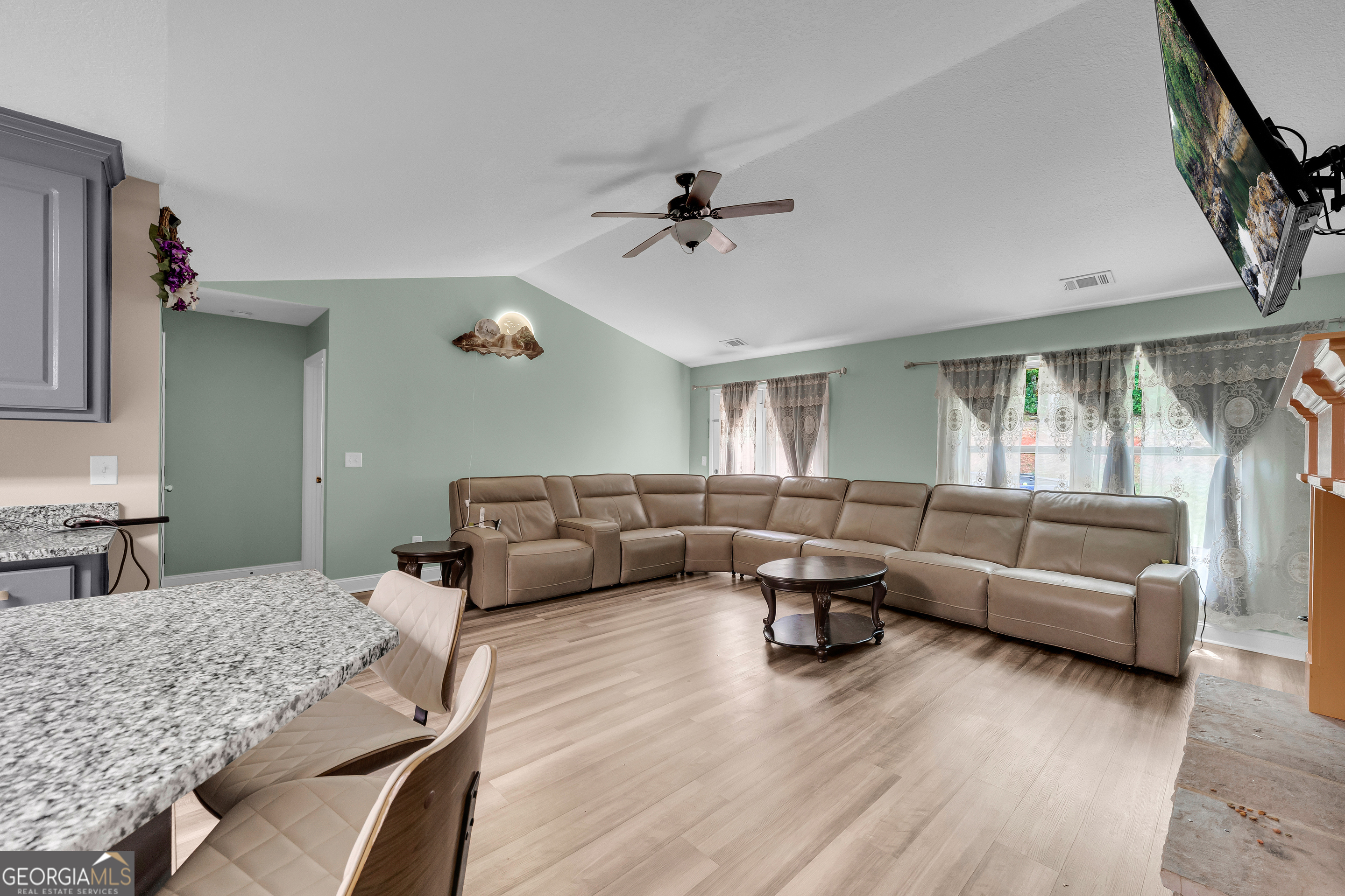 160 Morgan Way Property Photo 13