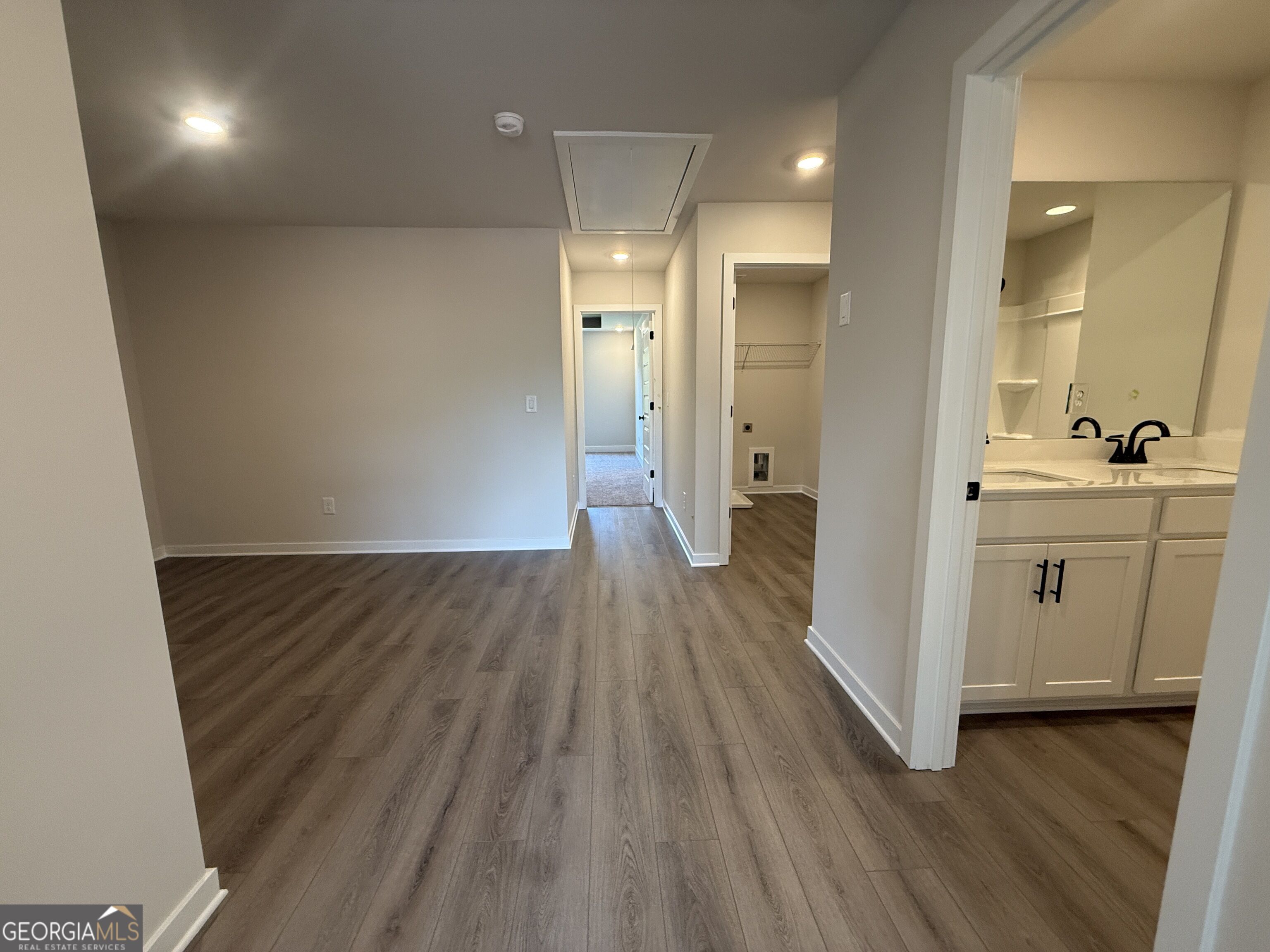 283 Brook Landing Circle Property Photo 17