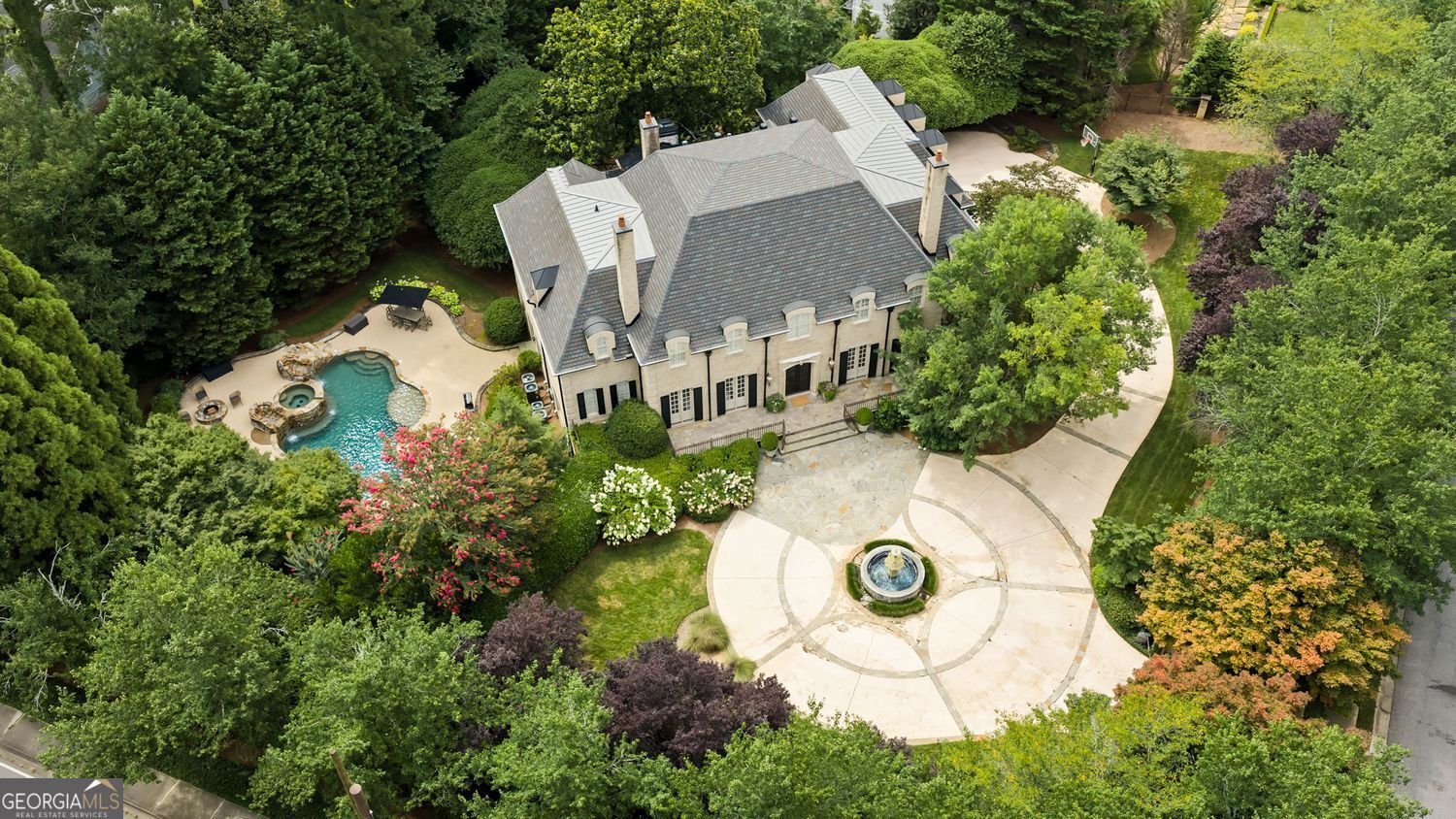 305 Forrest Lake Drive Property Photo 3