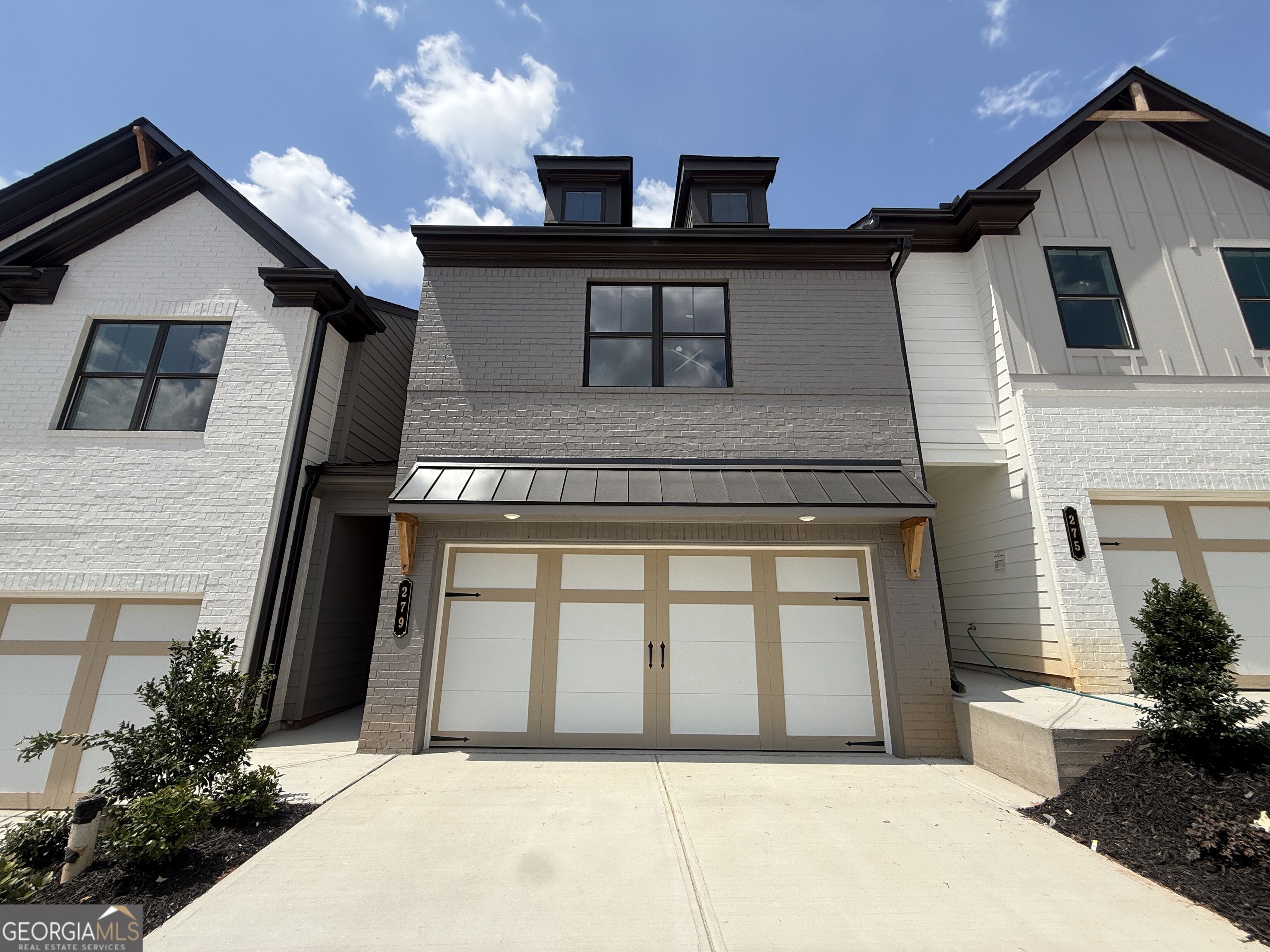 279 Brook Landing Circle Property Photo 1