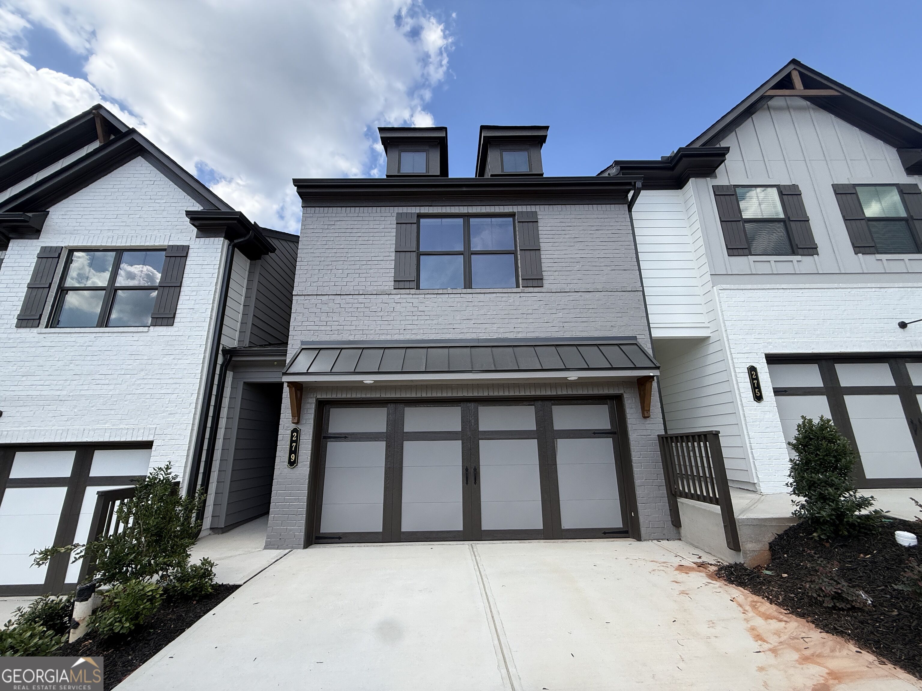 279 Brook Landing Circle Property Photo 1