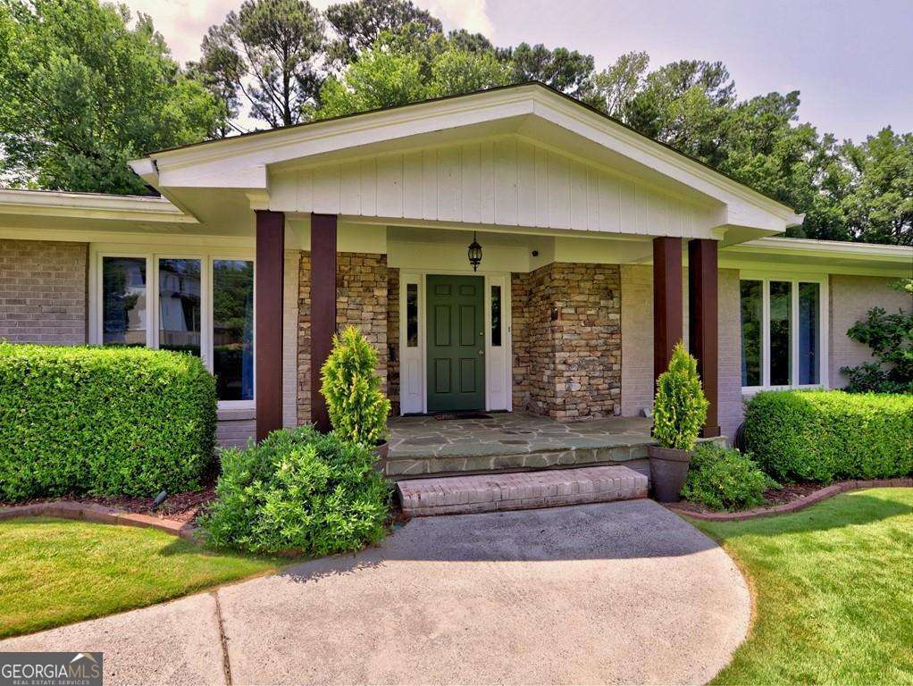715 Glenforest Road Property Photo 2