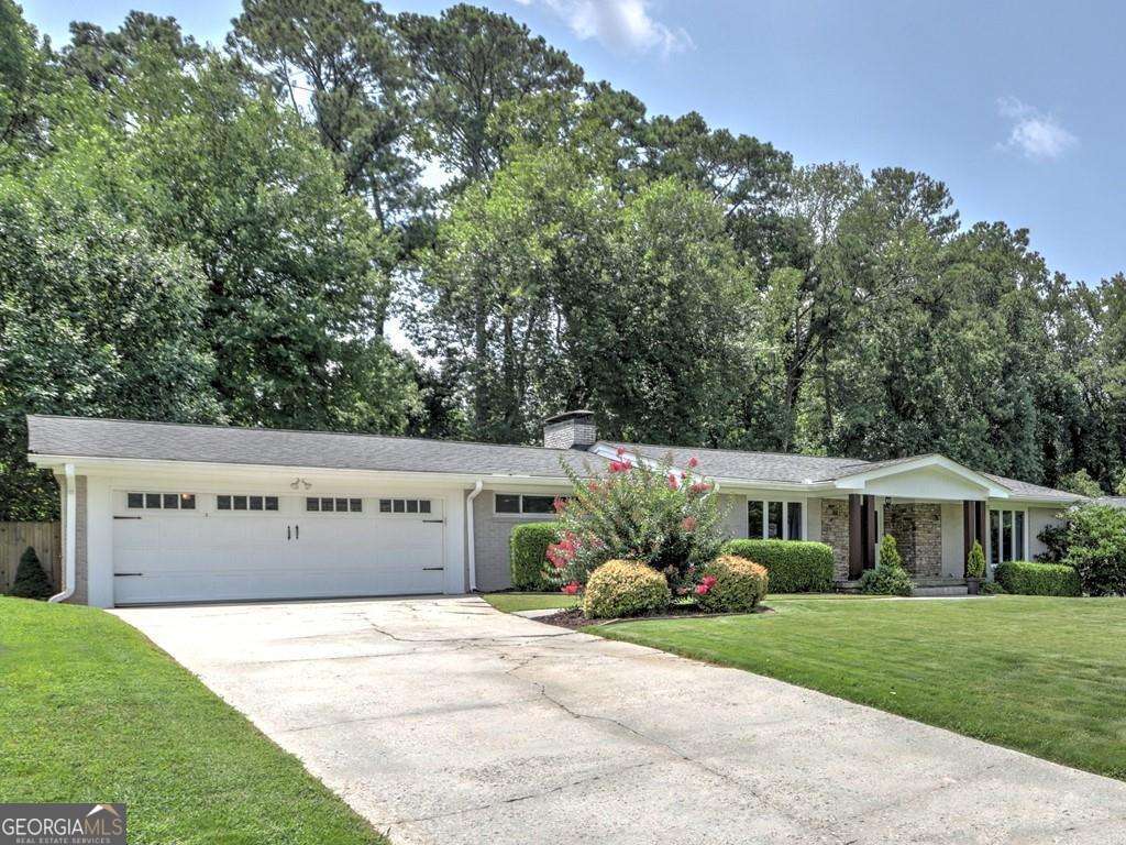 715 Glenforest Road Property Photo 3