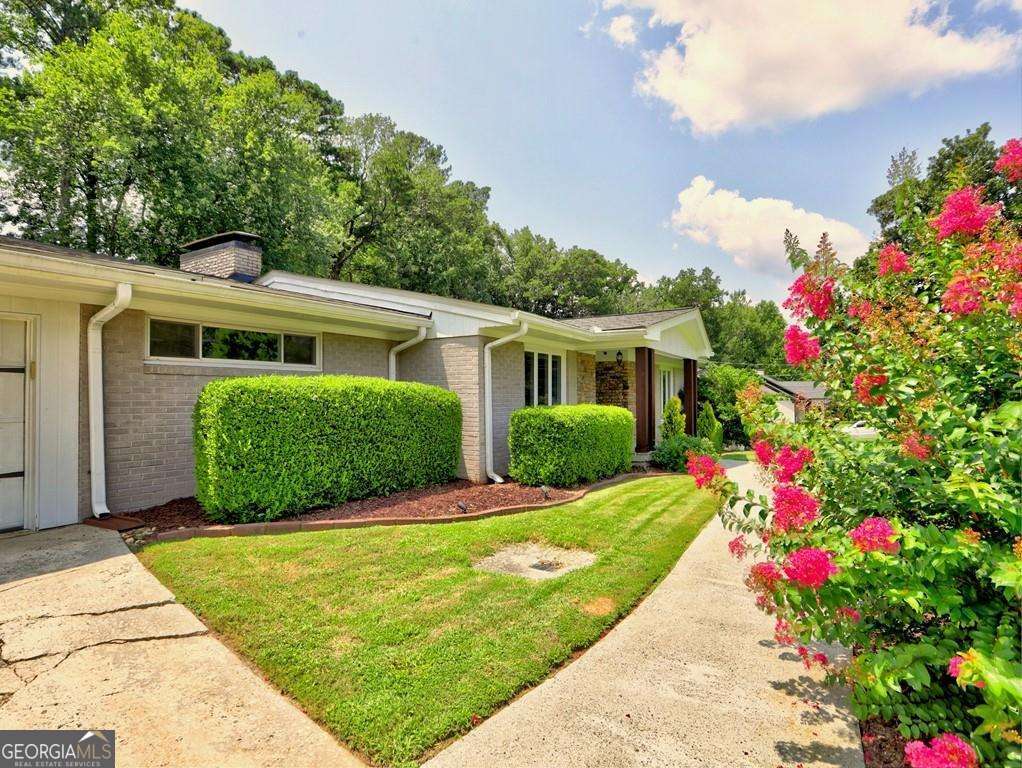 715 Glenforest Road Property Photo 4