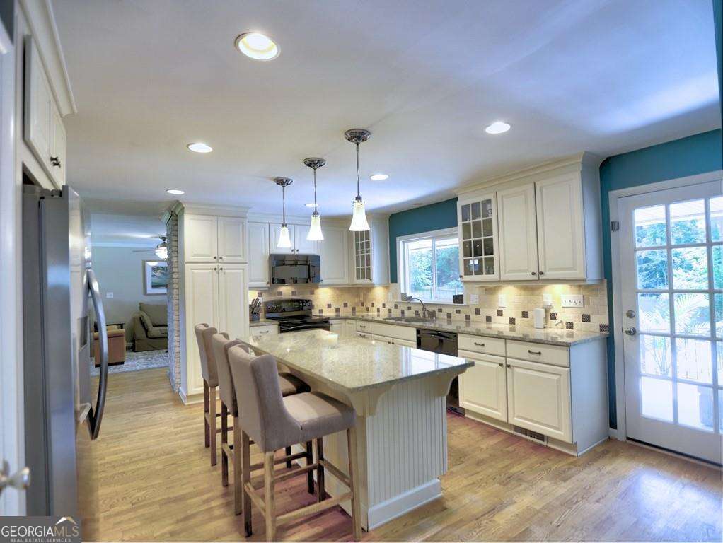 715 Glenforest Road Property Photo 14