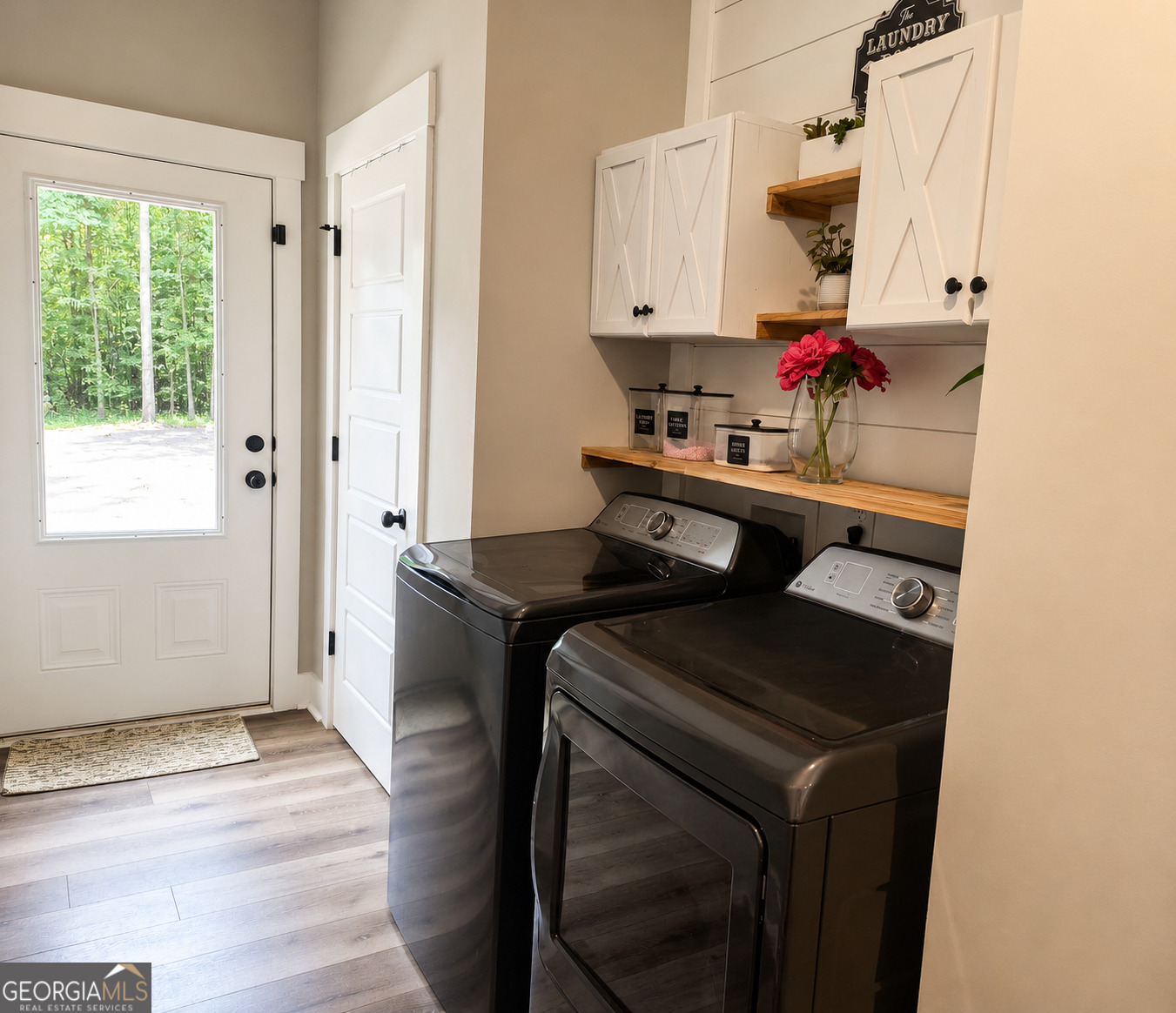 521 Borders Property Photo 5