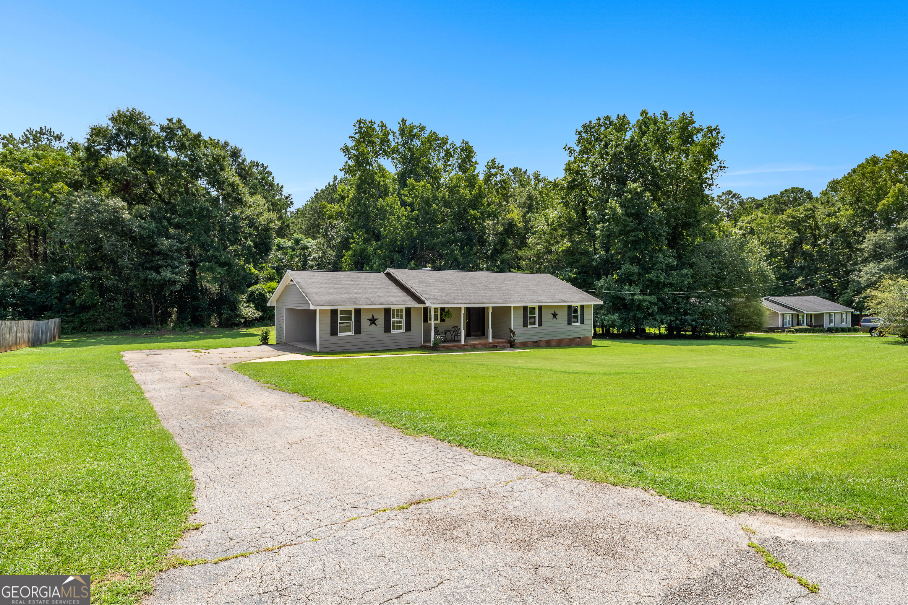 114 Paddle Wheel Drive Property Photo 2