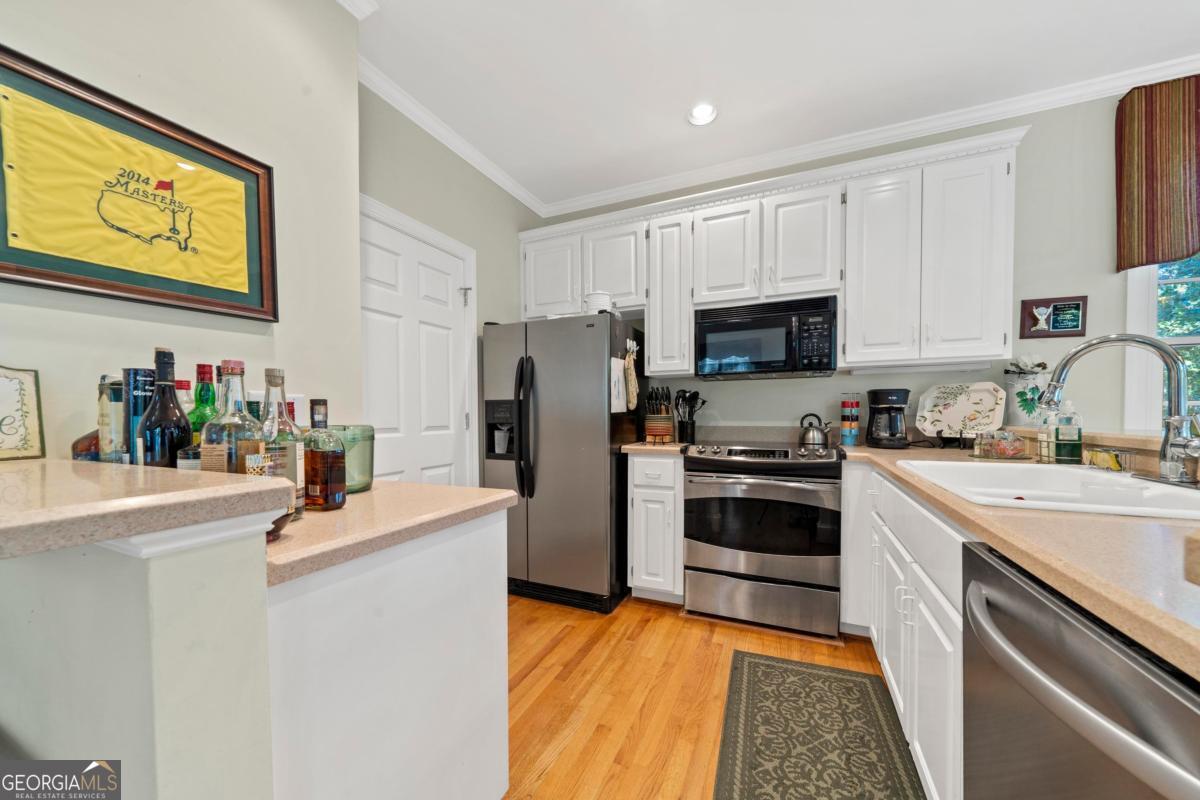 131 Oakton S Property Photo 14
