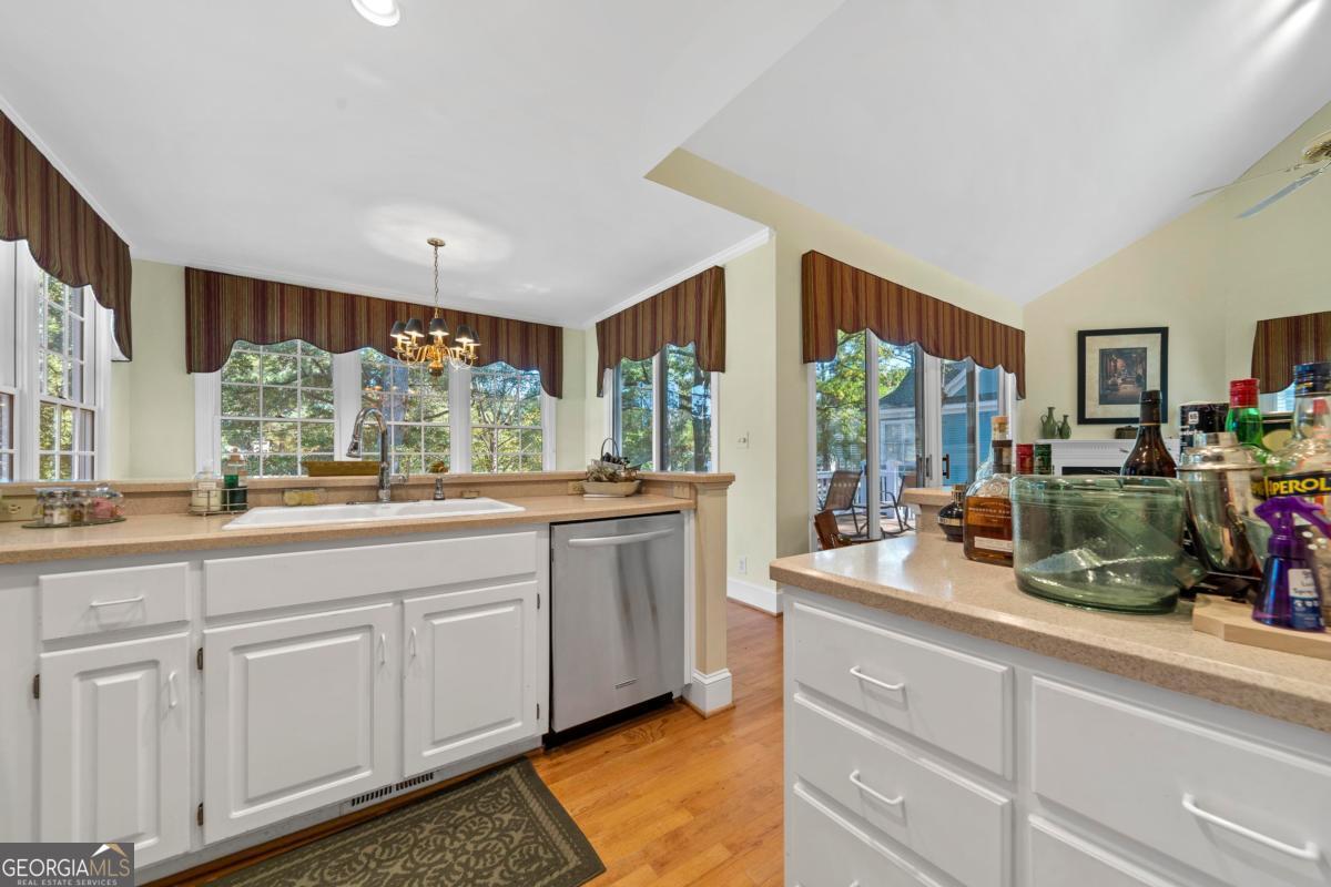 131 Oakton S Property Photo 15