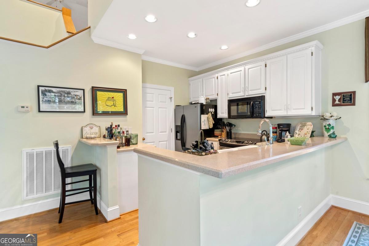 131 Oakton S Property Photo 16