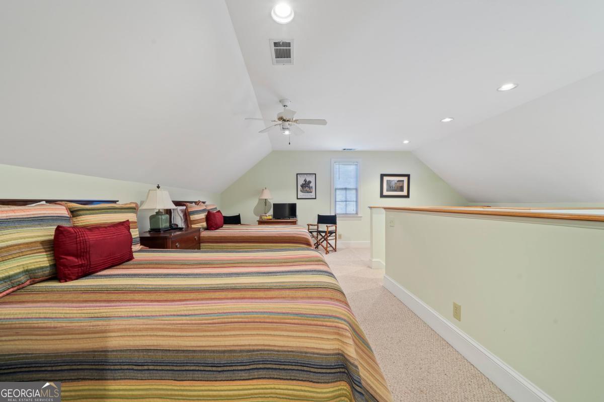 131 Oakton S Property Photo 37