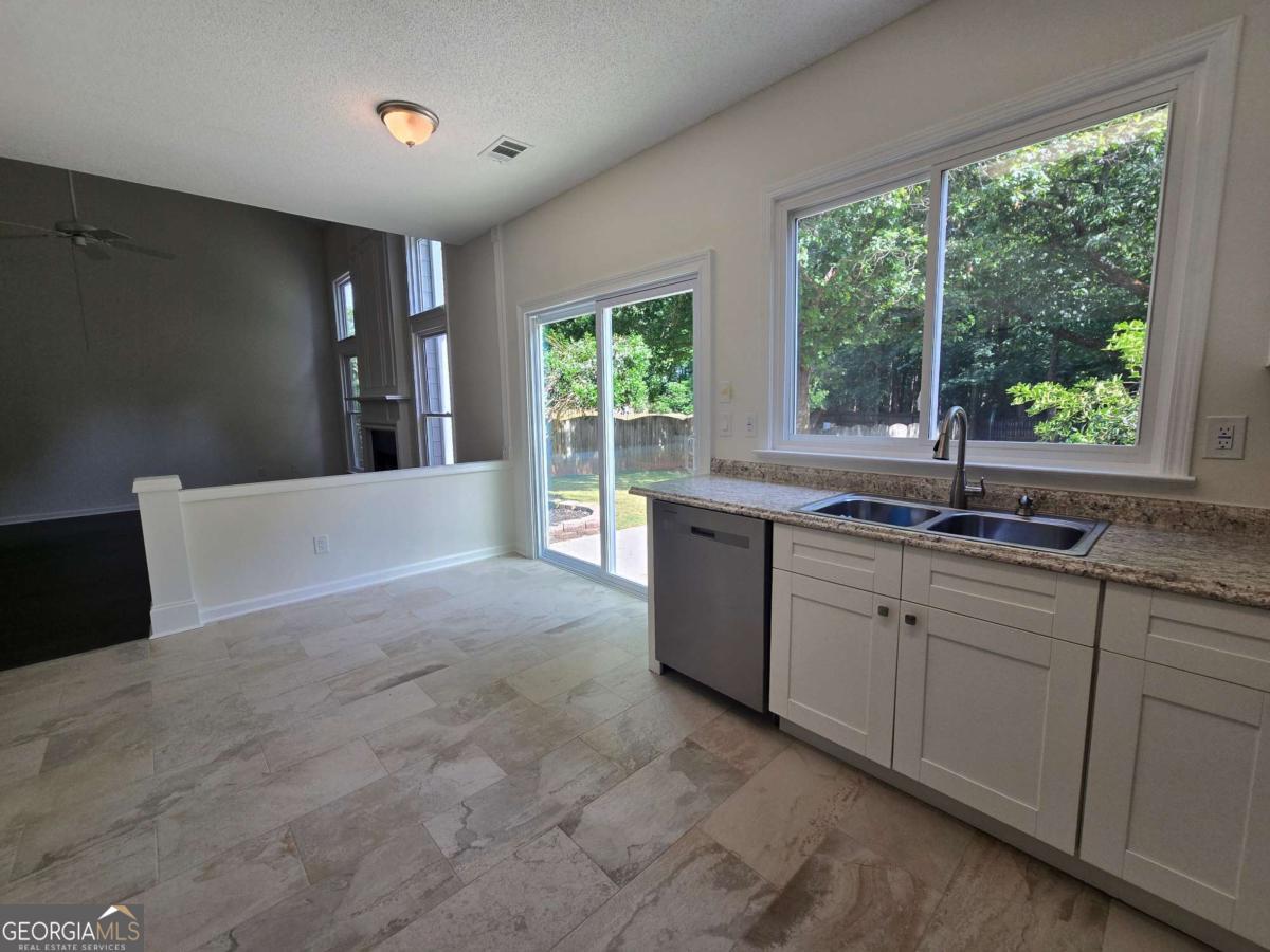3075 Keyingham Way Property Photo 6