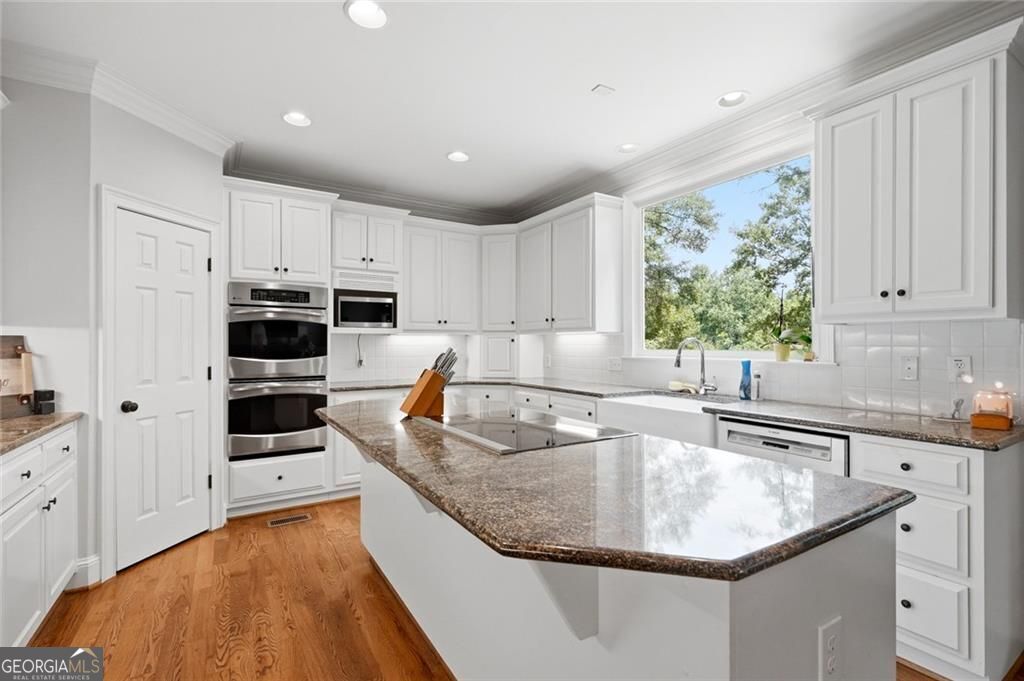 990 Bramlett Shoals Road Property Photo 3