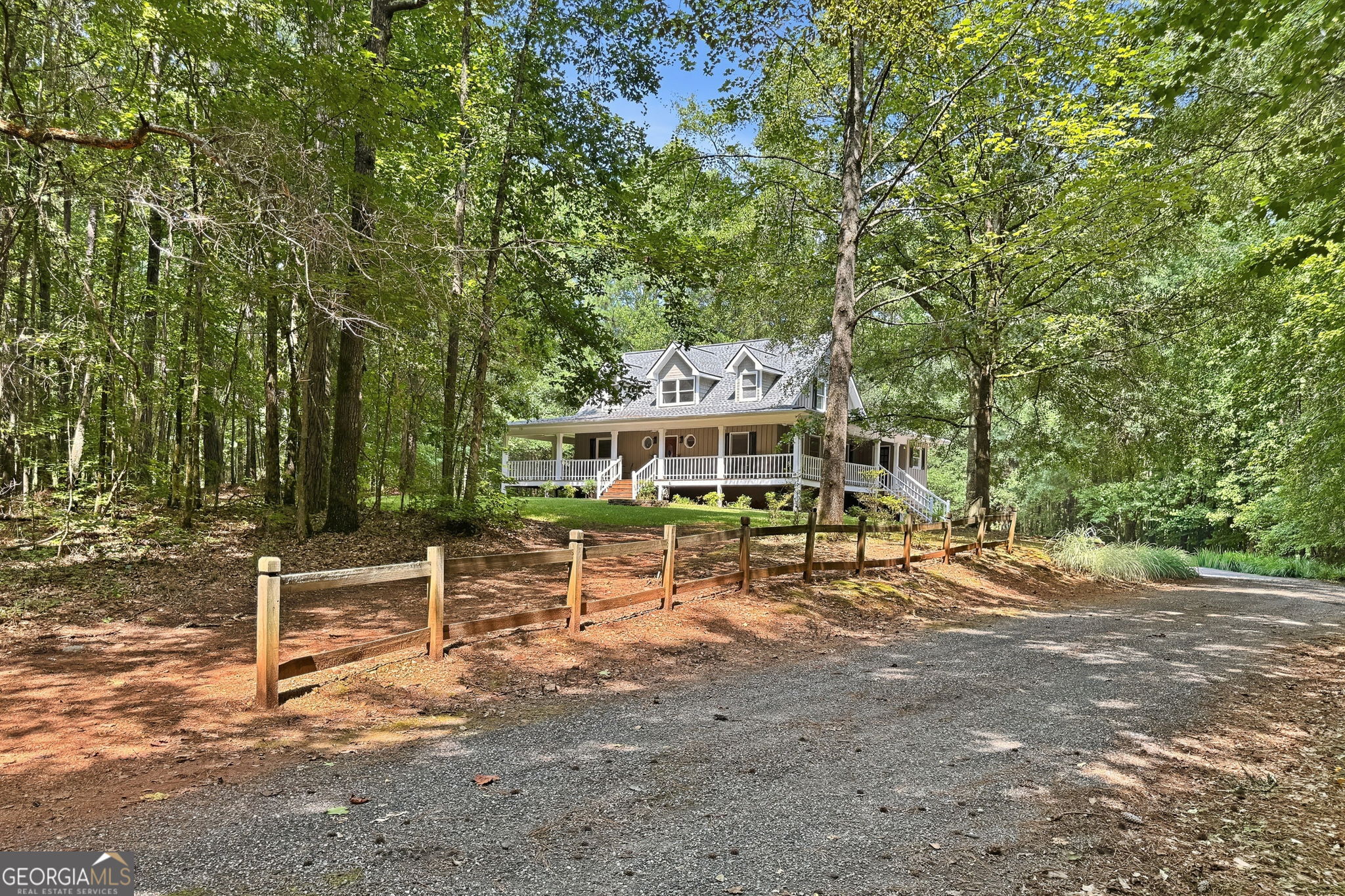 421 S Mount Carmel Road Property Photo 2