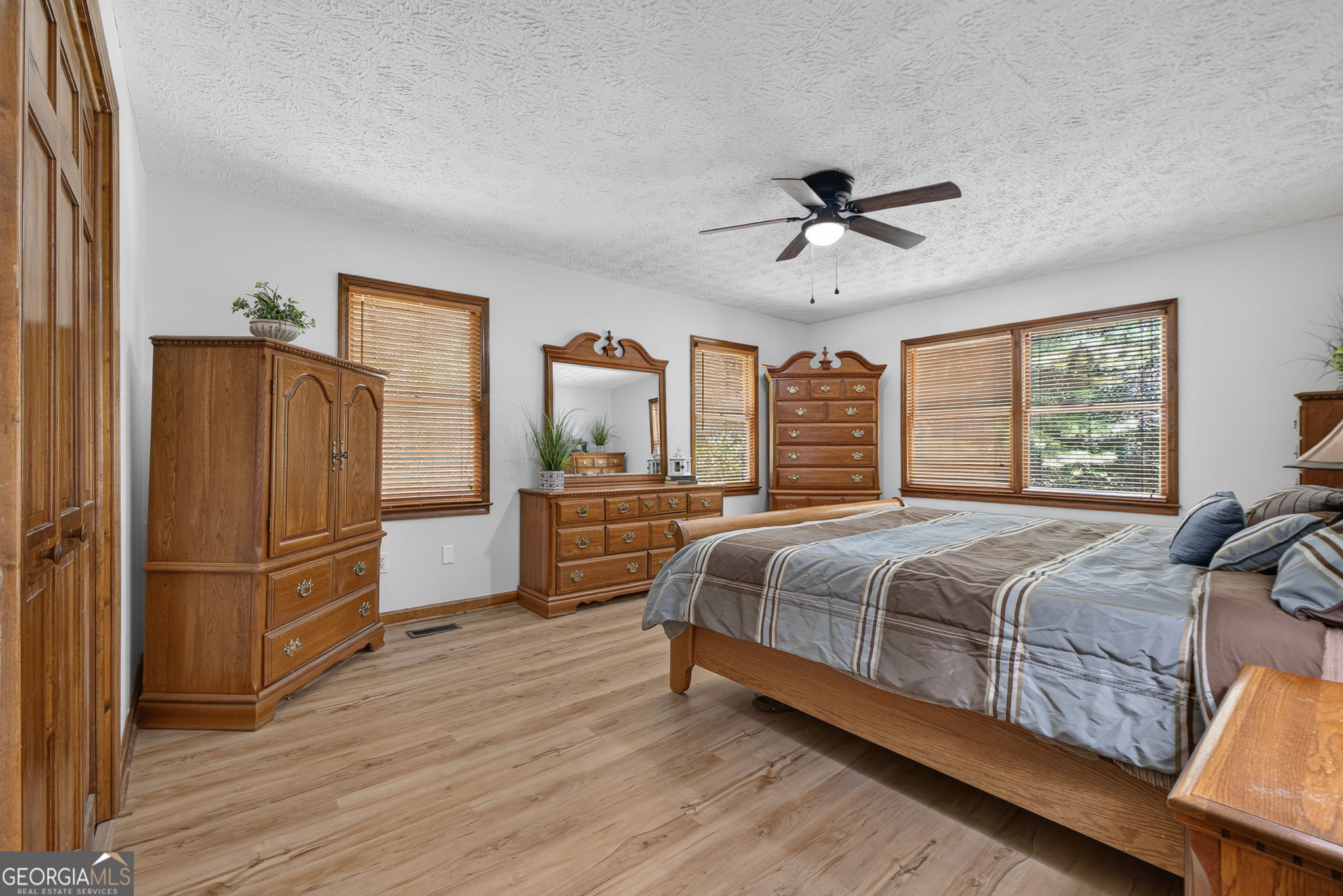 421 S Mount Carmel Road Property Photo 37
