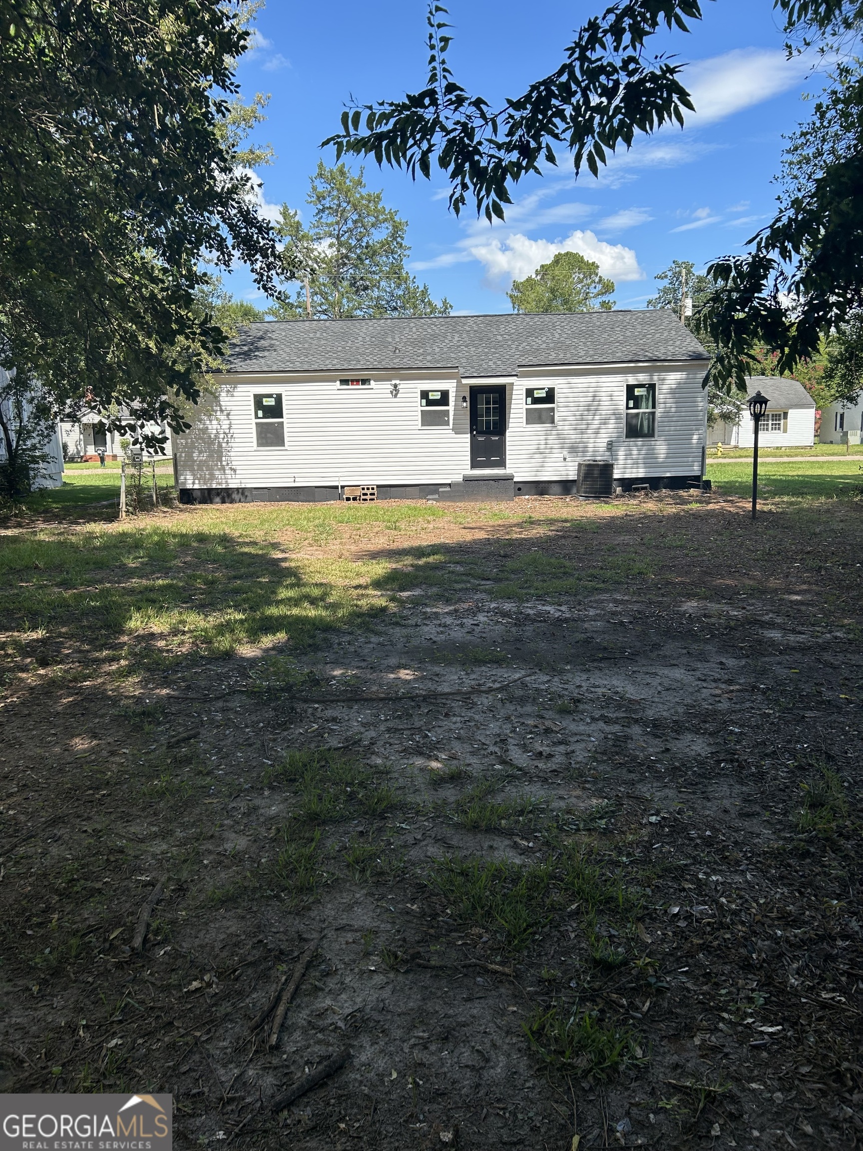 411 Chamlee Drive Property Photo 2