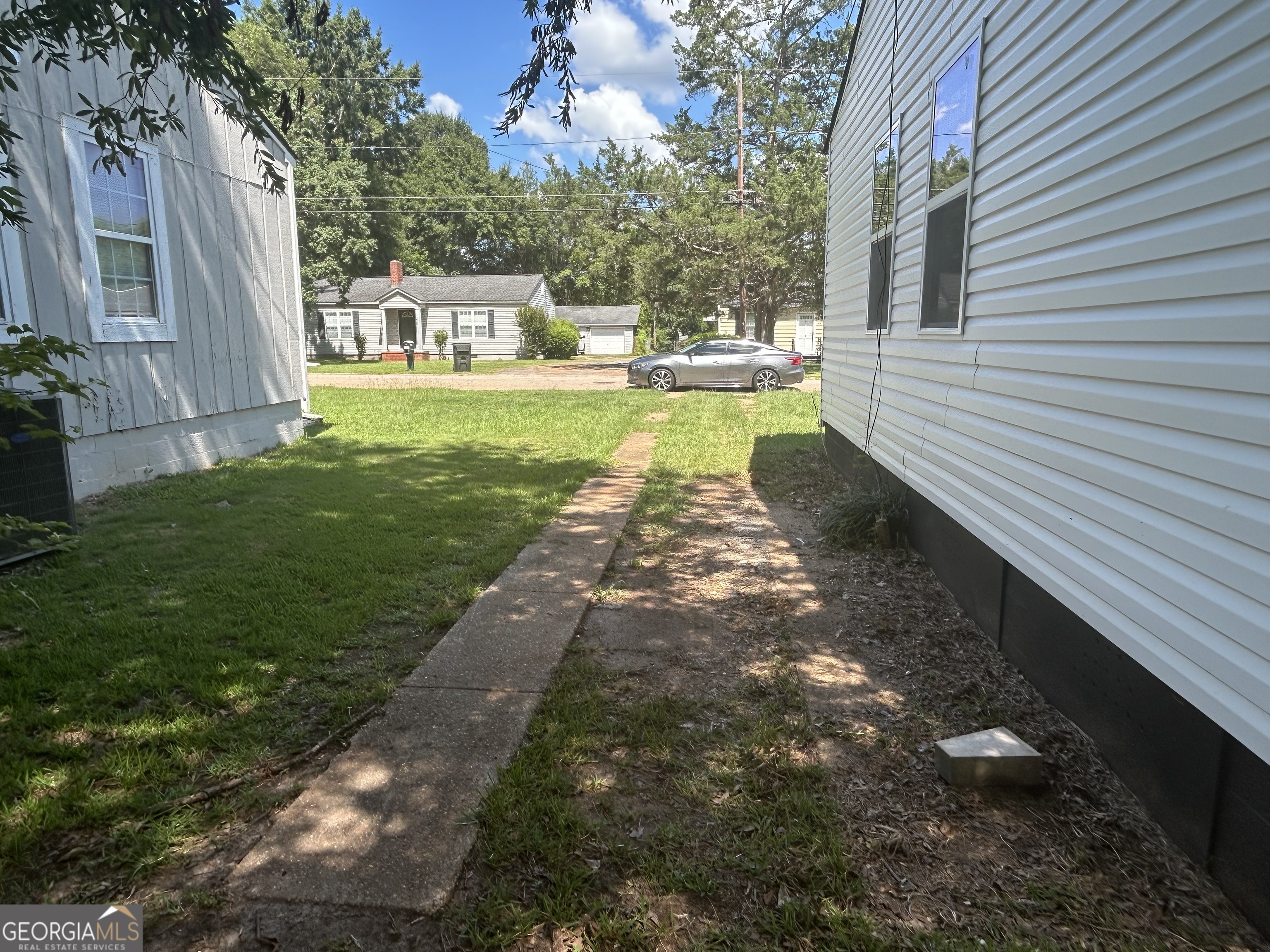411 Chamlee Drive Property Photo 3