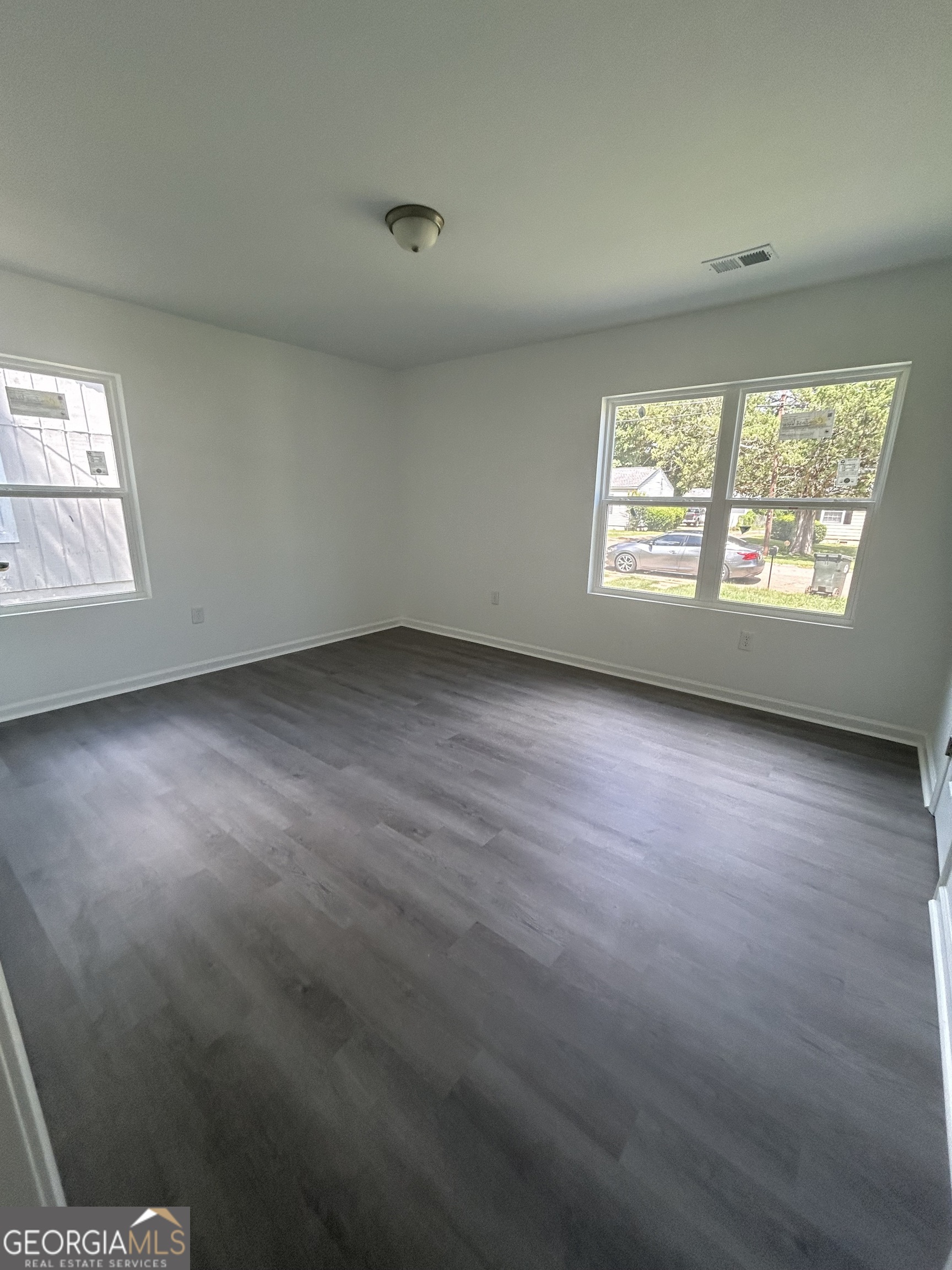 411 Chamlee Drive Property Photo 5
