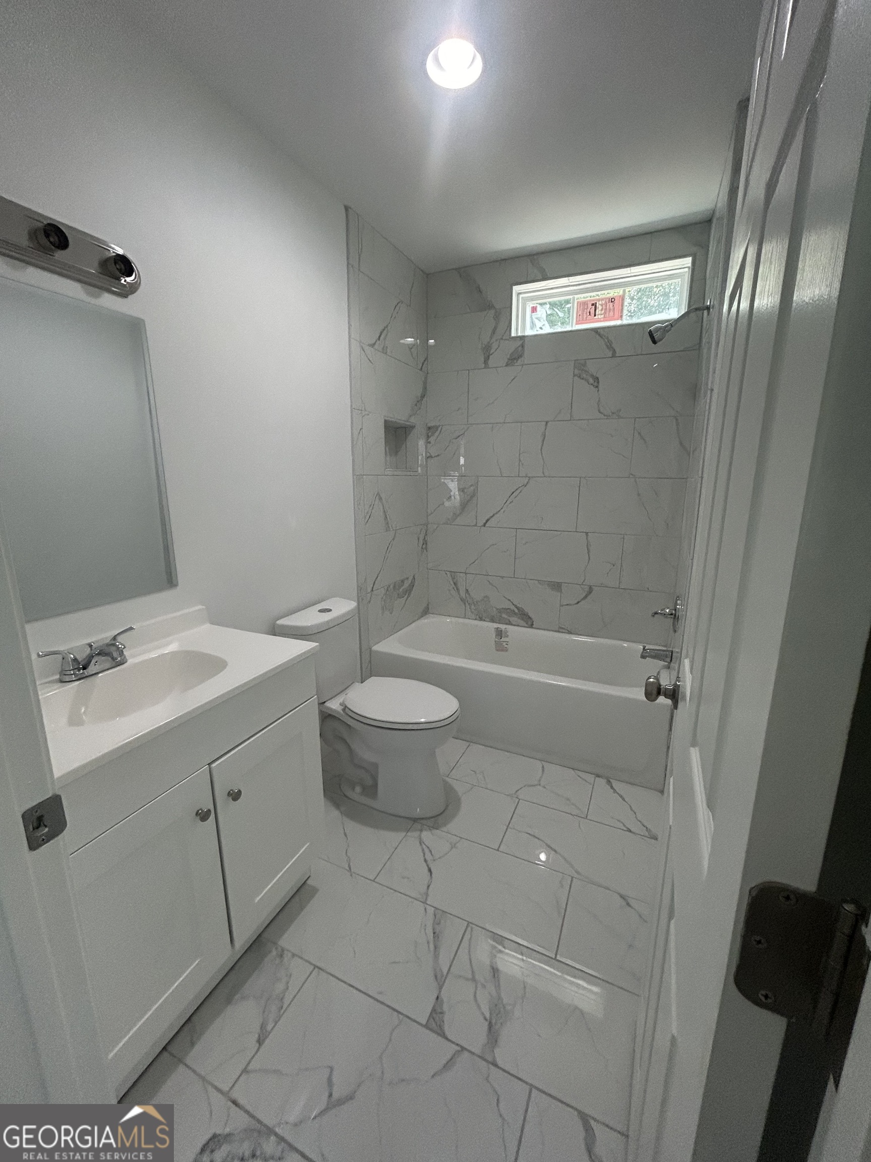411 Chamlee Drive Property Photo 8